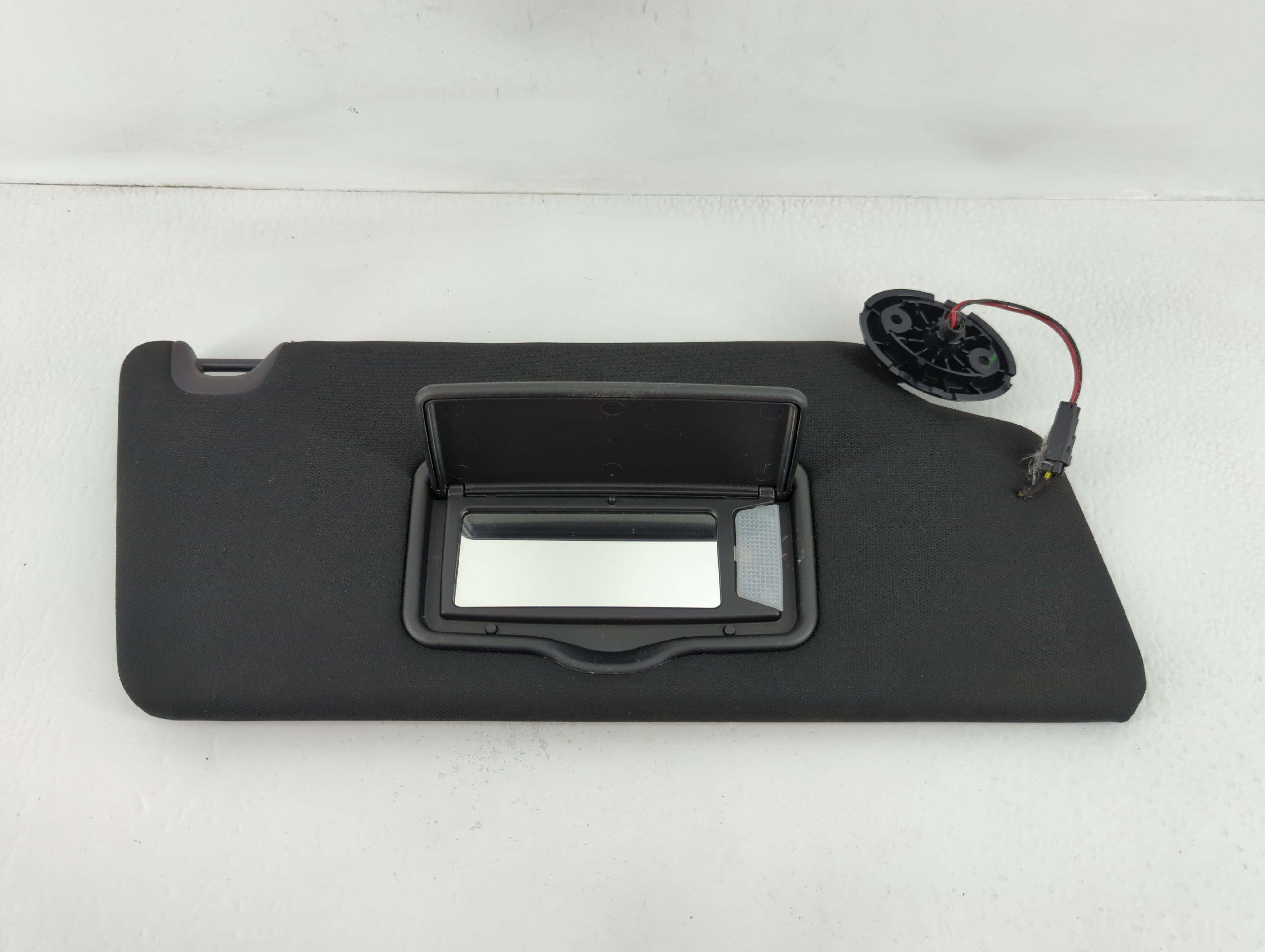2016 Ford Explorer Passenger Sun Visor Mirror Right Sunvisor Black 741968 - Oemusedautoparts1.com