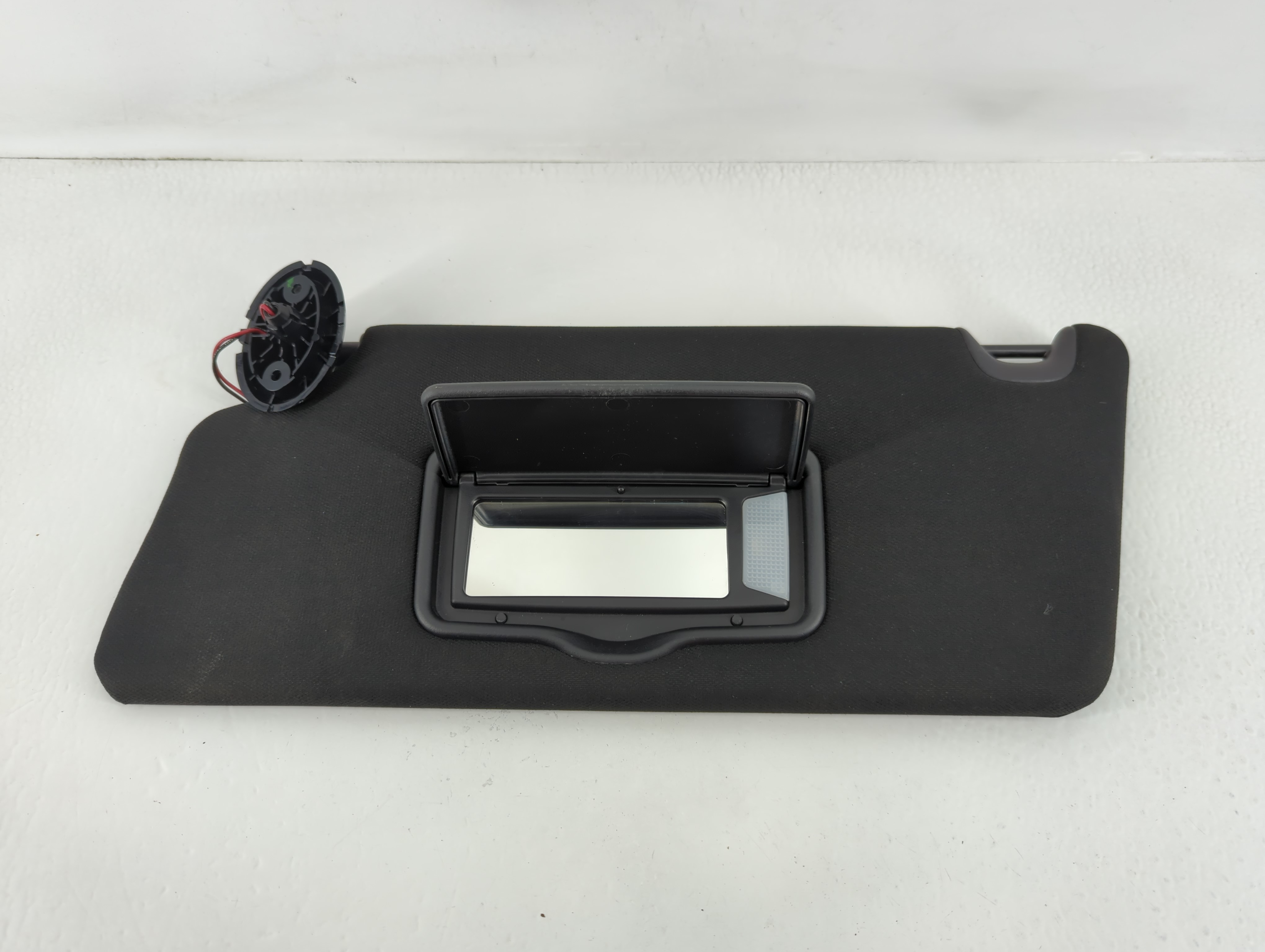 2016 Ford Explorer Driver Sun Visor Mirror Left Sunvisor Black 741969 - Oemusedautoparts1.com