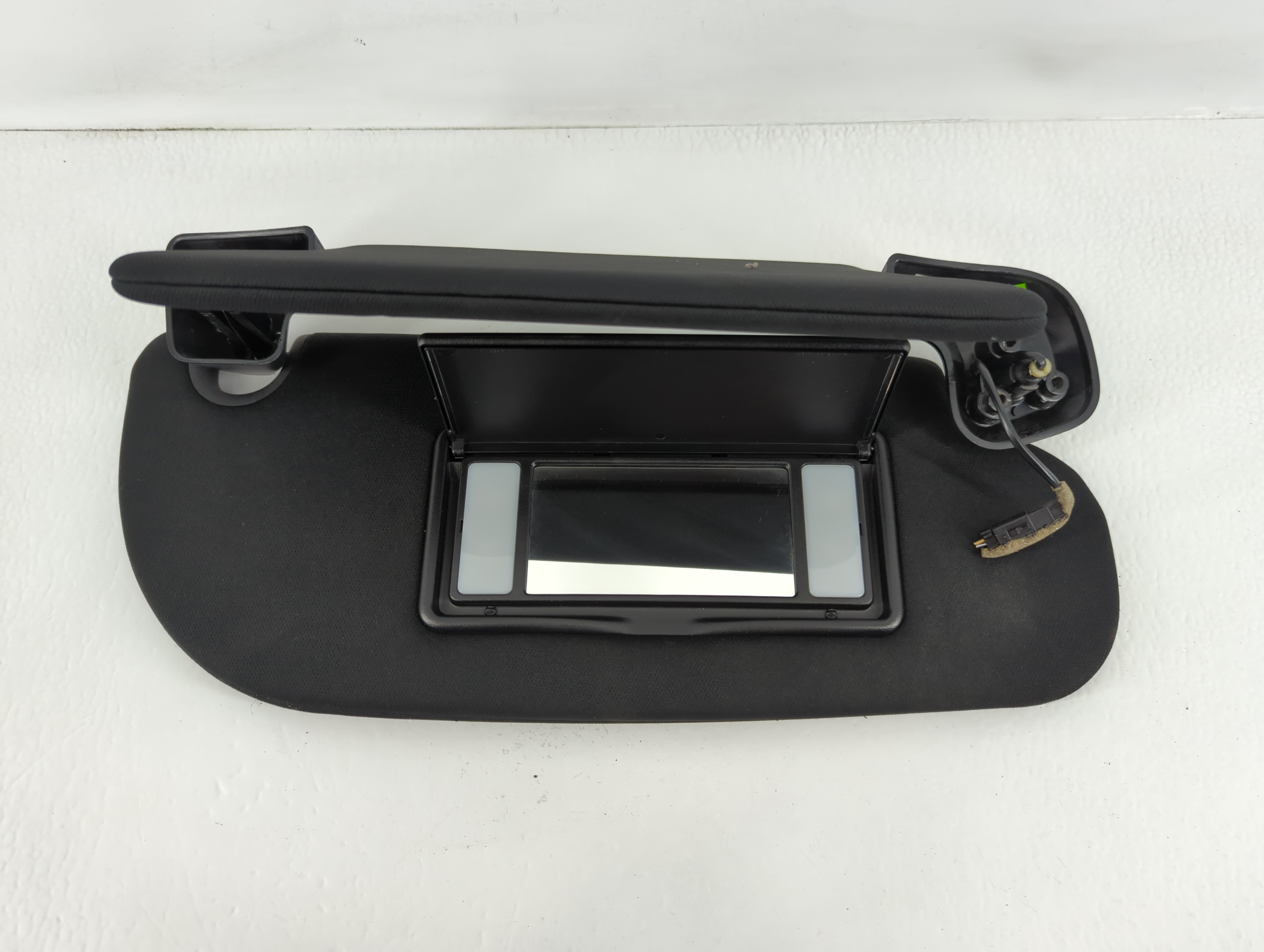 2017 Lincoln Navigator Passenger Sun Visor Mirror Right Sunvisor Black 742283 - Oemusedautoparts1.com