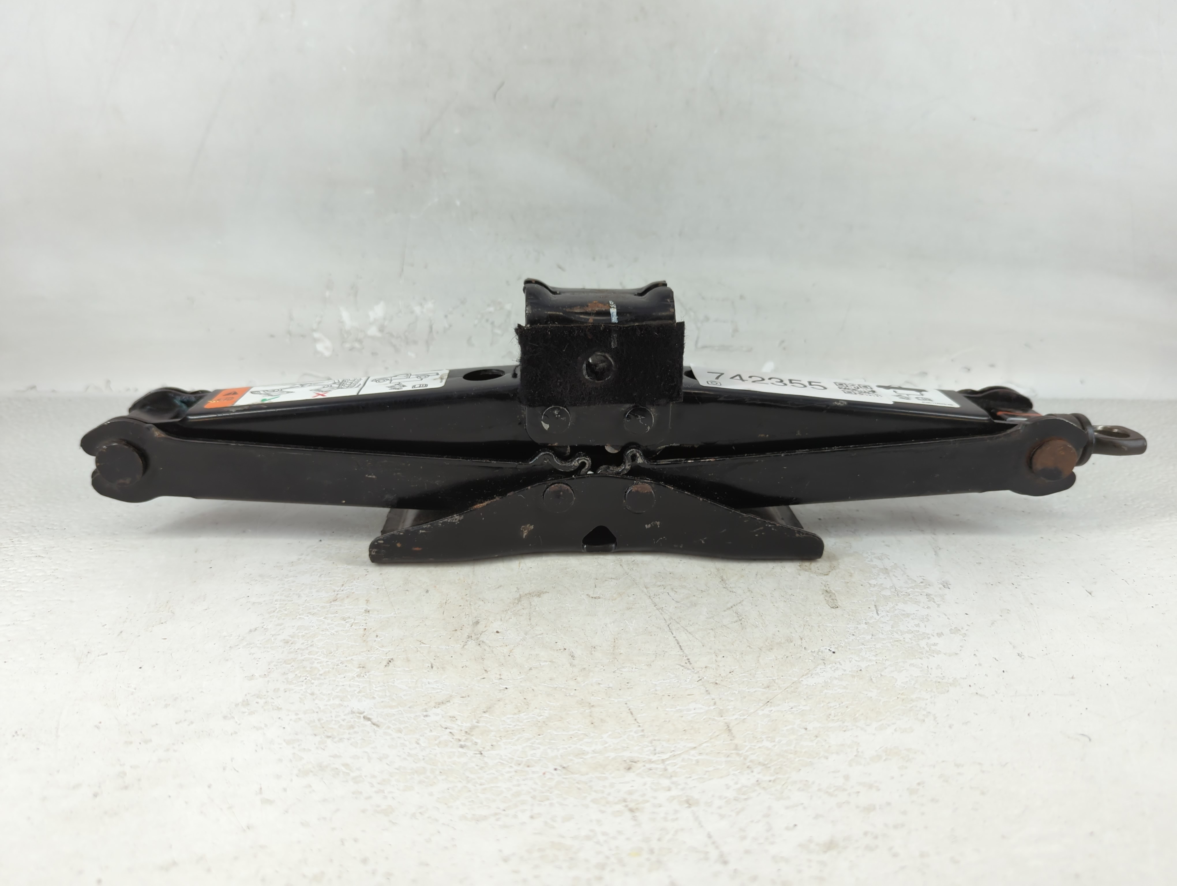 2007 Ford F-150 Spare Scissor Car Jack 742355 - Oemusedautoparts1.com
