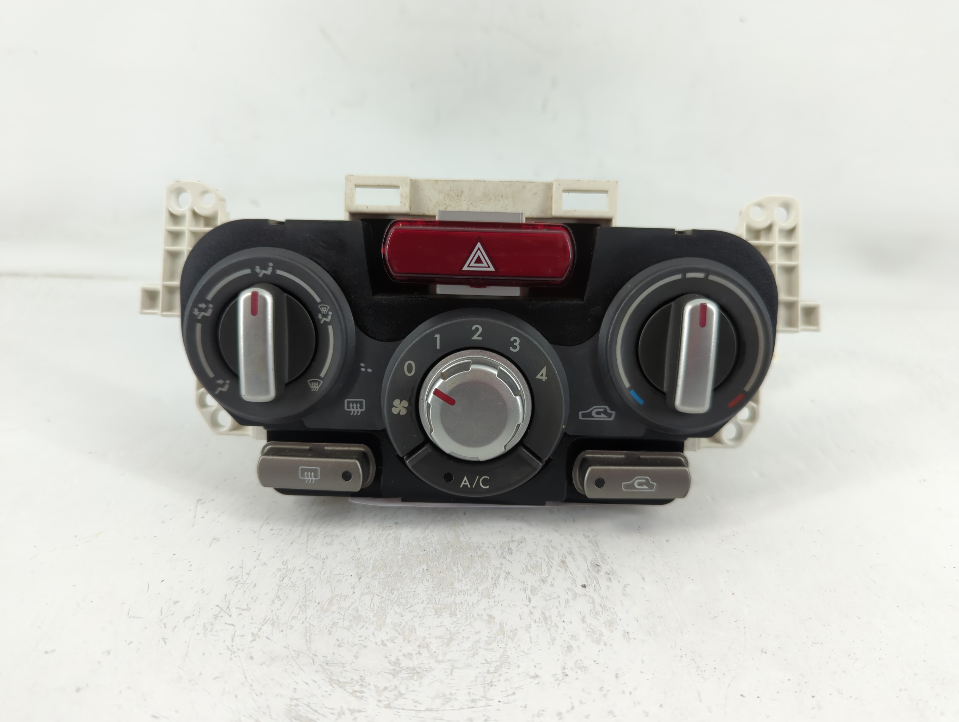 2009 Subaru Forester Ac Heater Climate Control 72311sc050 742425 - Oemusedautoparts1.com