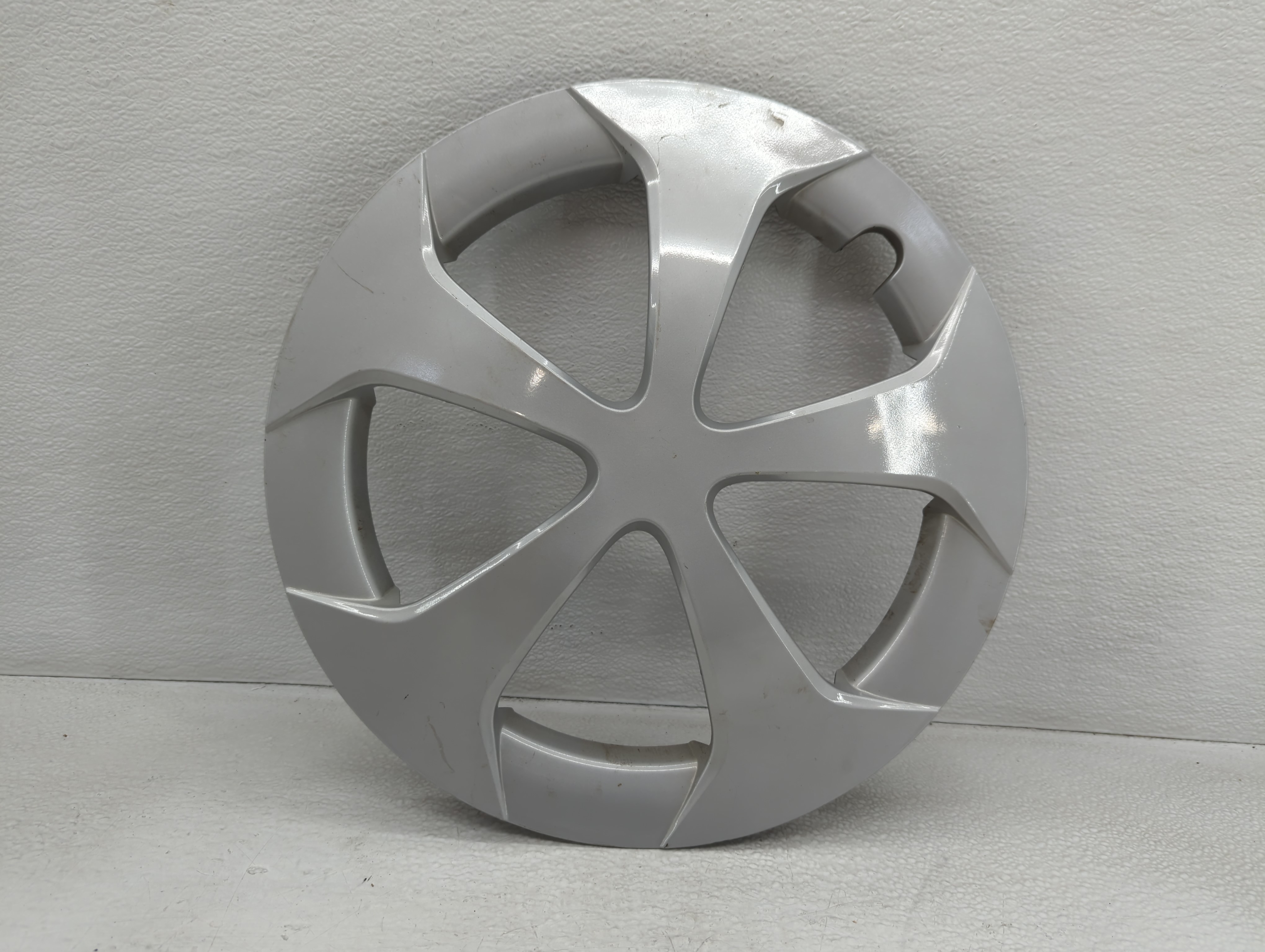 2015 Toyota Prius Rim Wheel Center Cap 743194 - Oemusedautoparts1.com