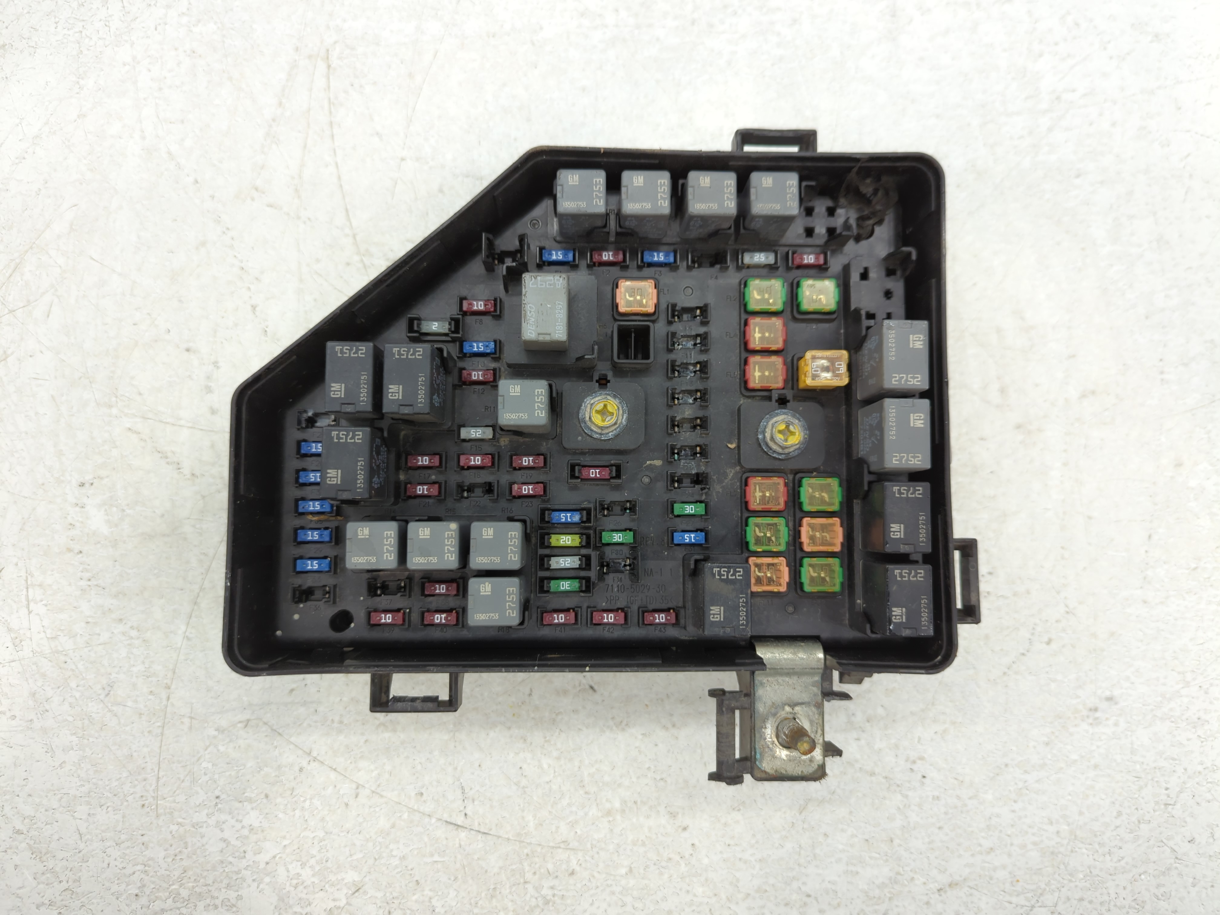 Saturn Outlook Fusebox Fuse Box Relay Module 7140-5500-30 743233 - Oemusedautoparts1.com