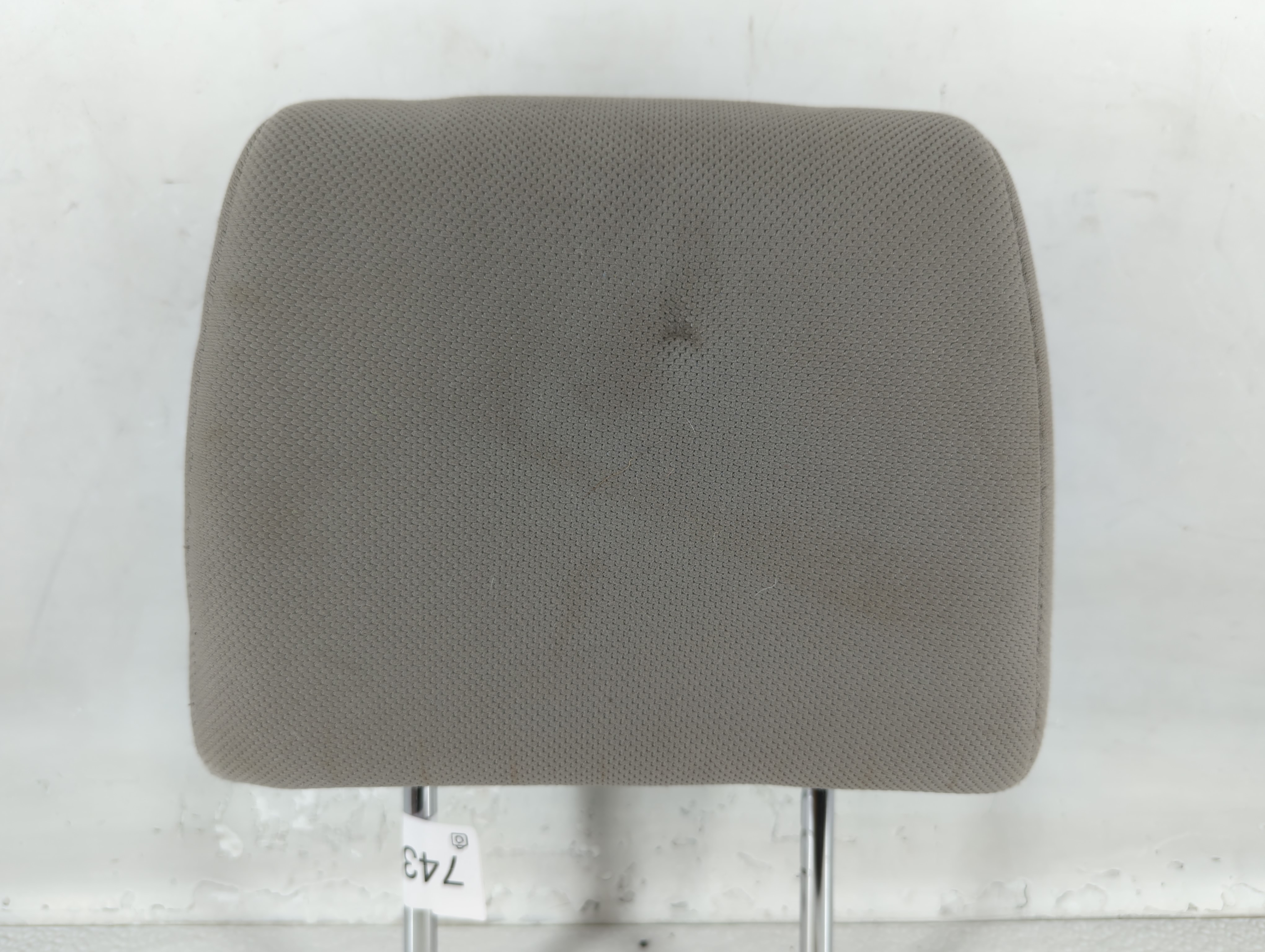 2010 Nissan Rogue Headrest Head Rest Front Driver Passenger Seat Grey 743299 - Oemusedautoparts1.com