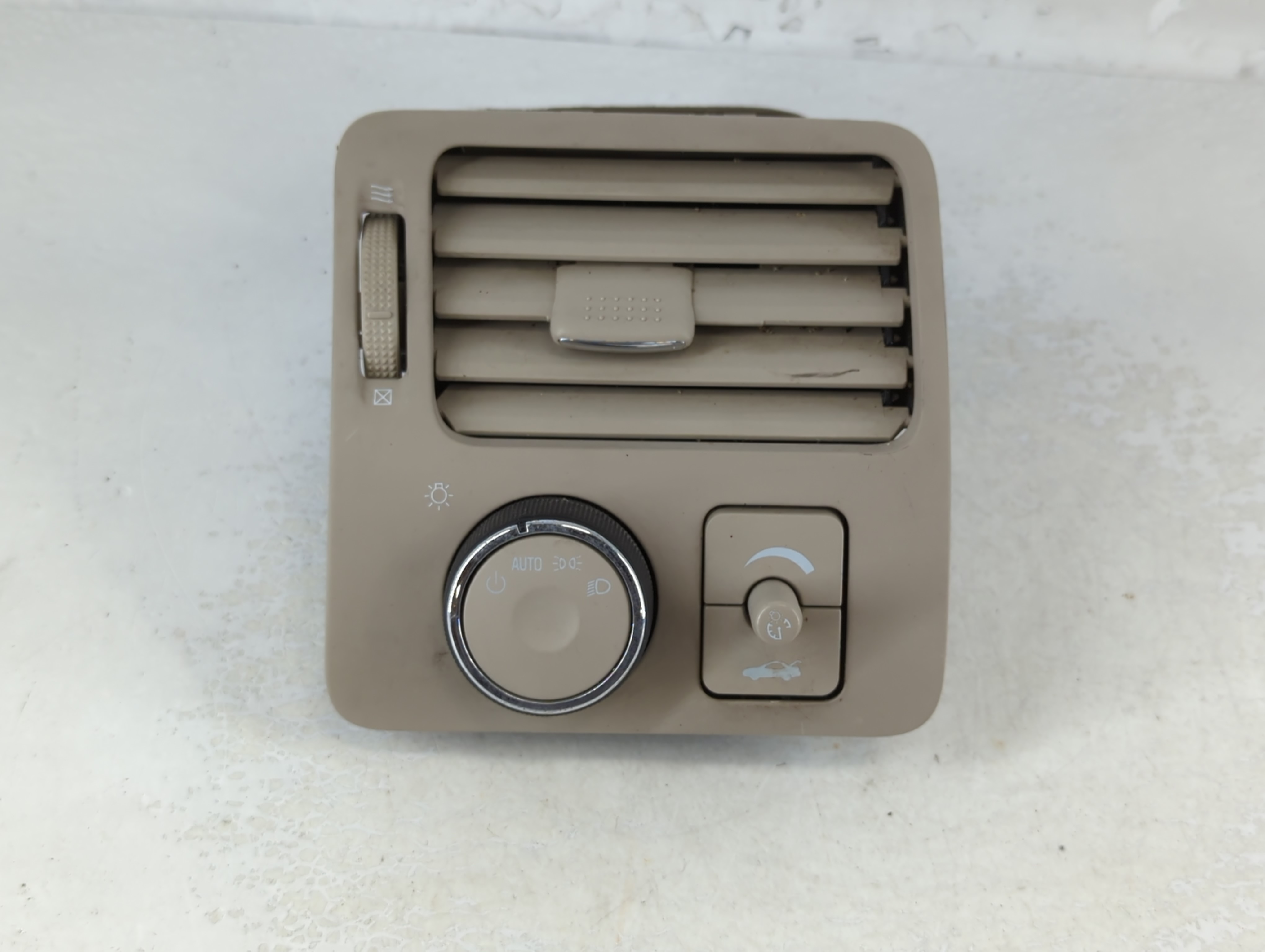 2008 Buick Lucerne Headlight Lamp Control Switch 743818 - Oemusedautoparts1.com