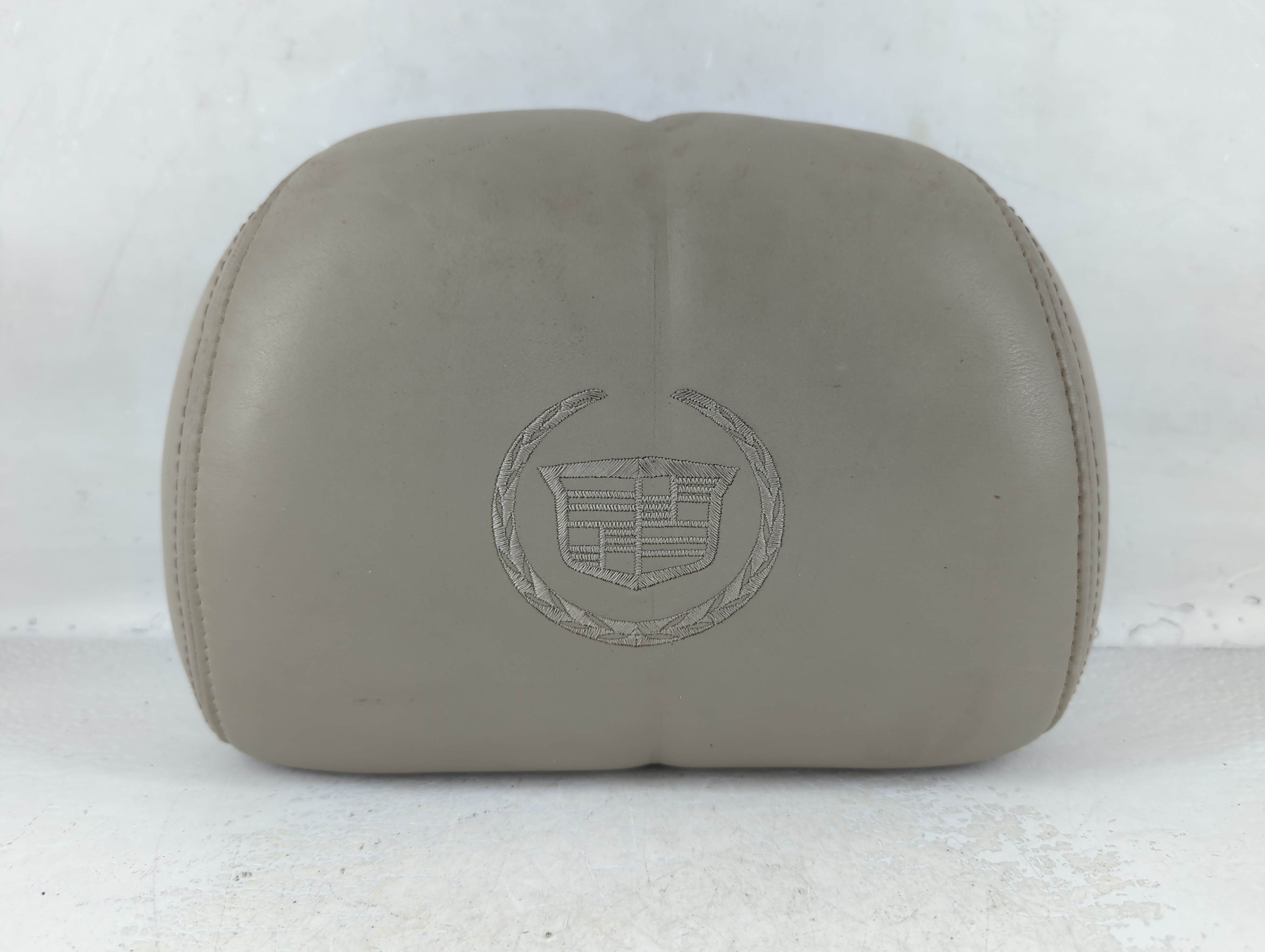2002-2002 Cadillac Escalade Headrest Head Rest Rear Center Seat Grey 743981 - Oemusedautoparts1.com
