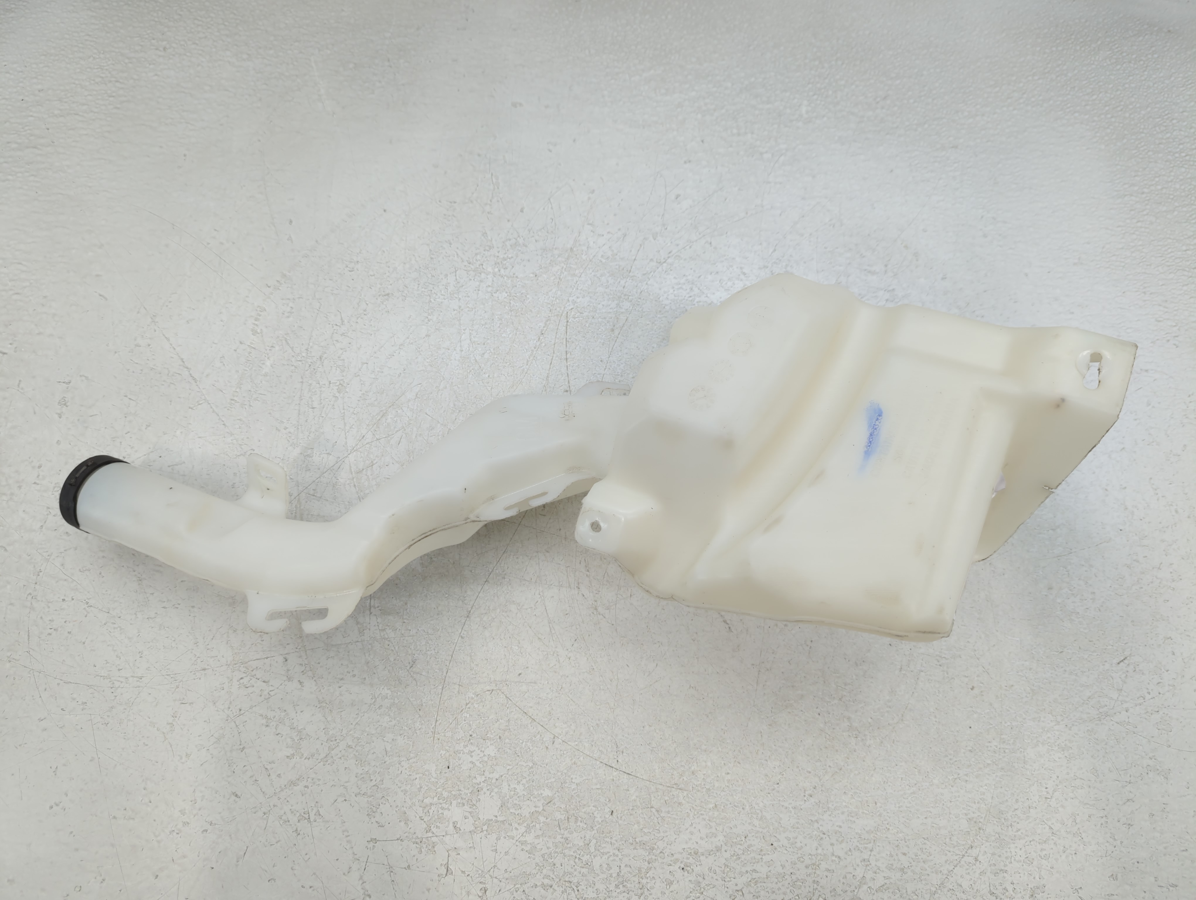 2010-2017 Chevrolet Equinox Windshield Washer Fluid Reservoir Bottle Oem 744296 - Oemusedautoparts1.com