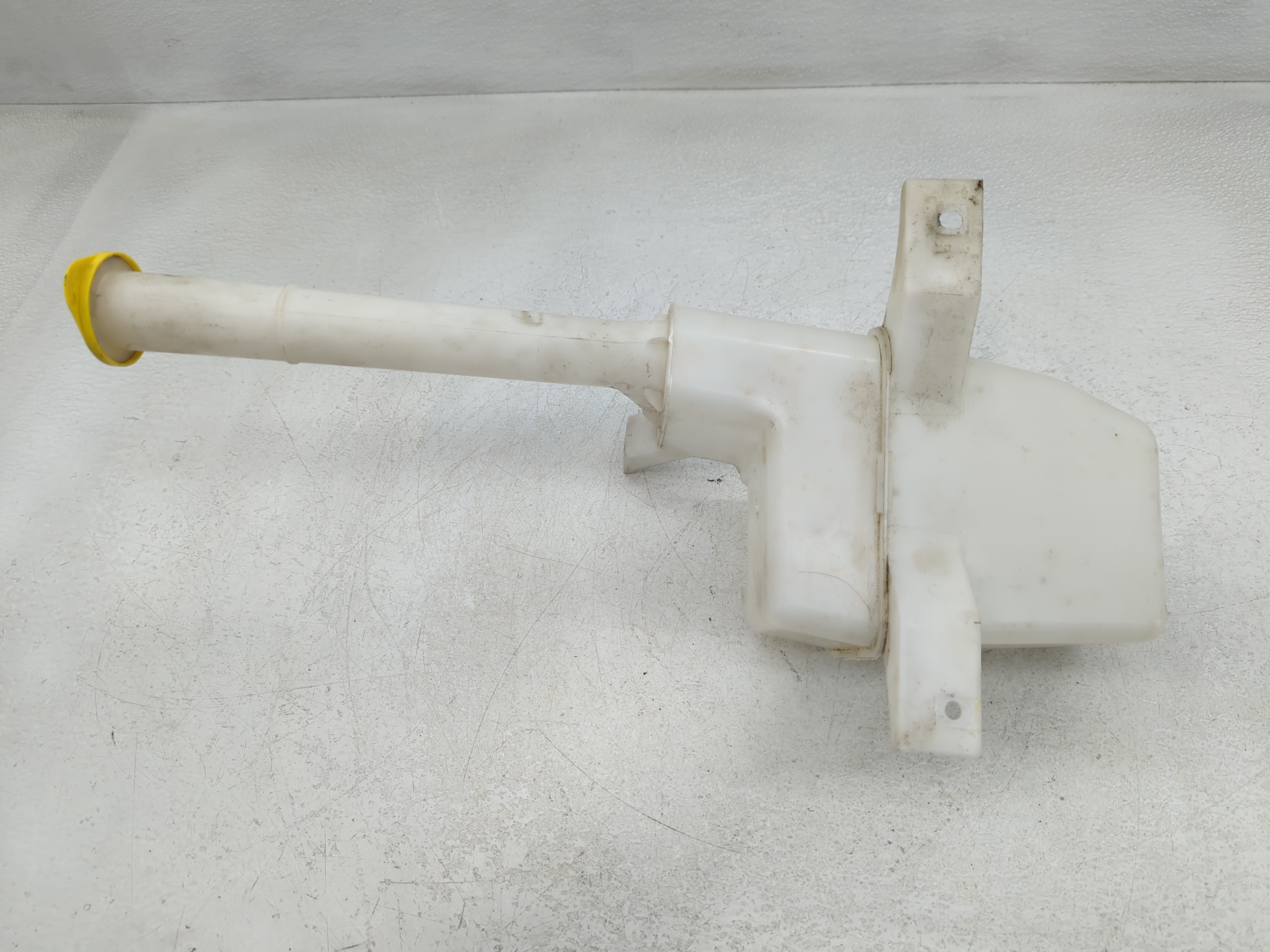 2010-2014 Ford Mustang Windshield Washer Fluid Reservoir Bottle Oem 744354 - Oemusedautoparts1.com