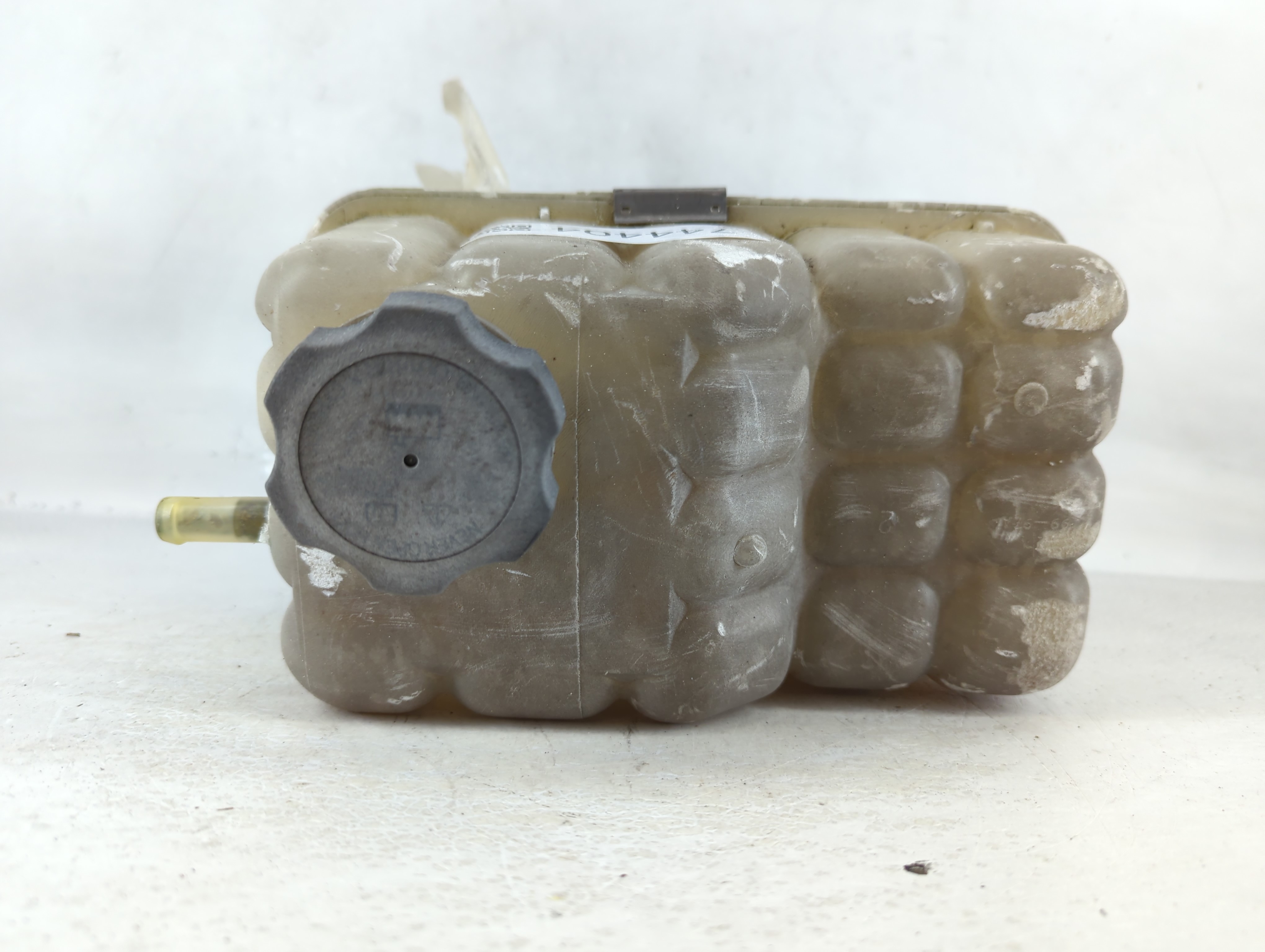 2004 Chevrolet Suburban 1500 Radiator Coolant Overflow Expansion Tank Bottle 744404 - Oemusedautoparts1.com