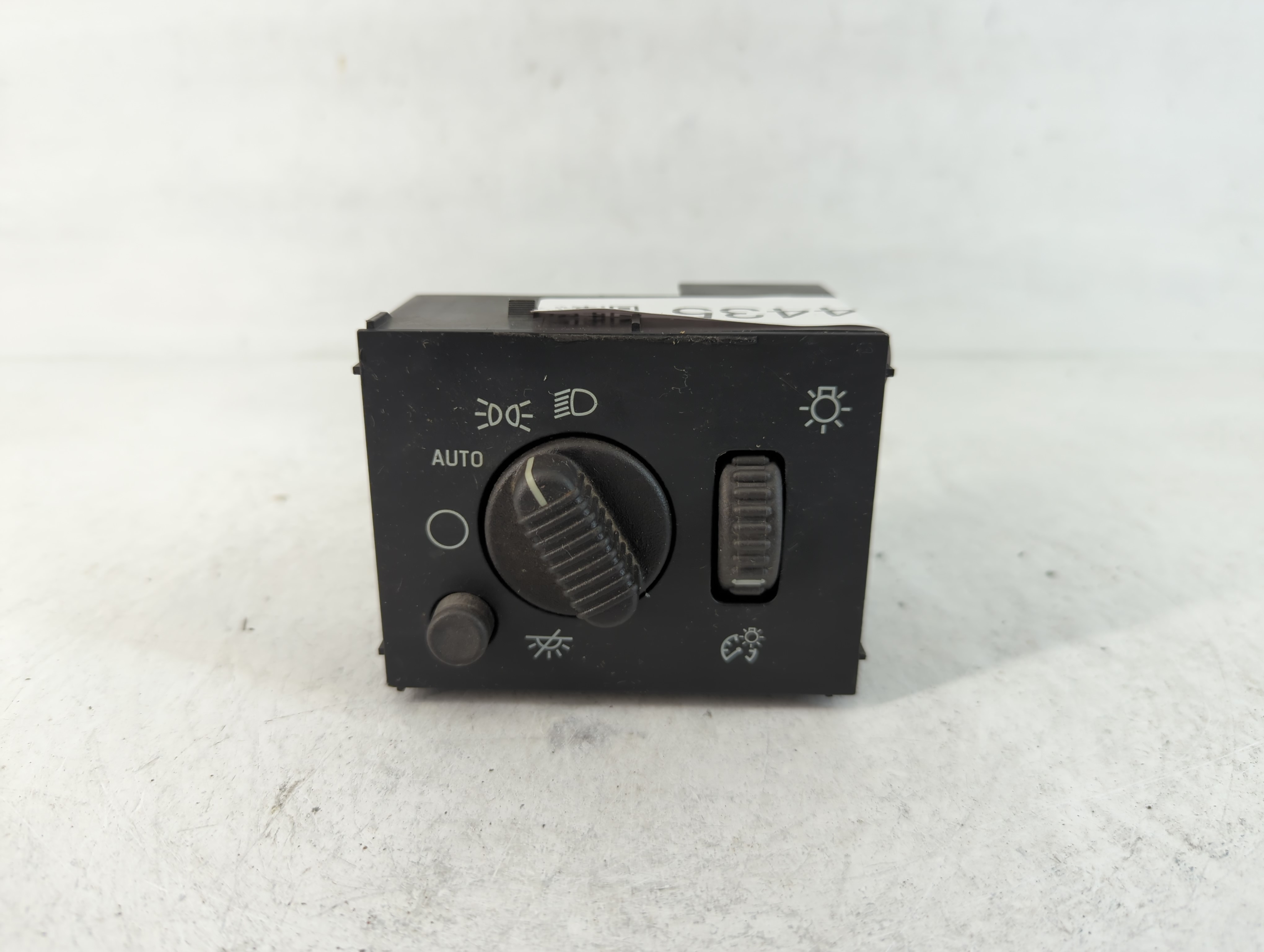 Picture of 2006 Chevrolet Suburban 1500 Headlight Head Light Switch Lamp Control 744435
