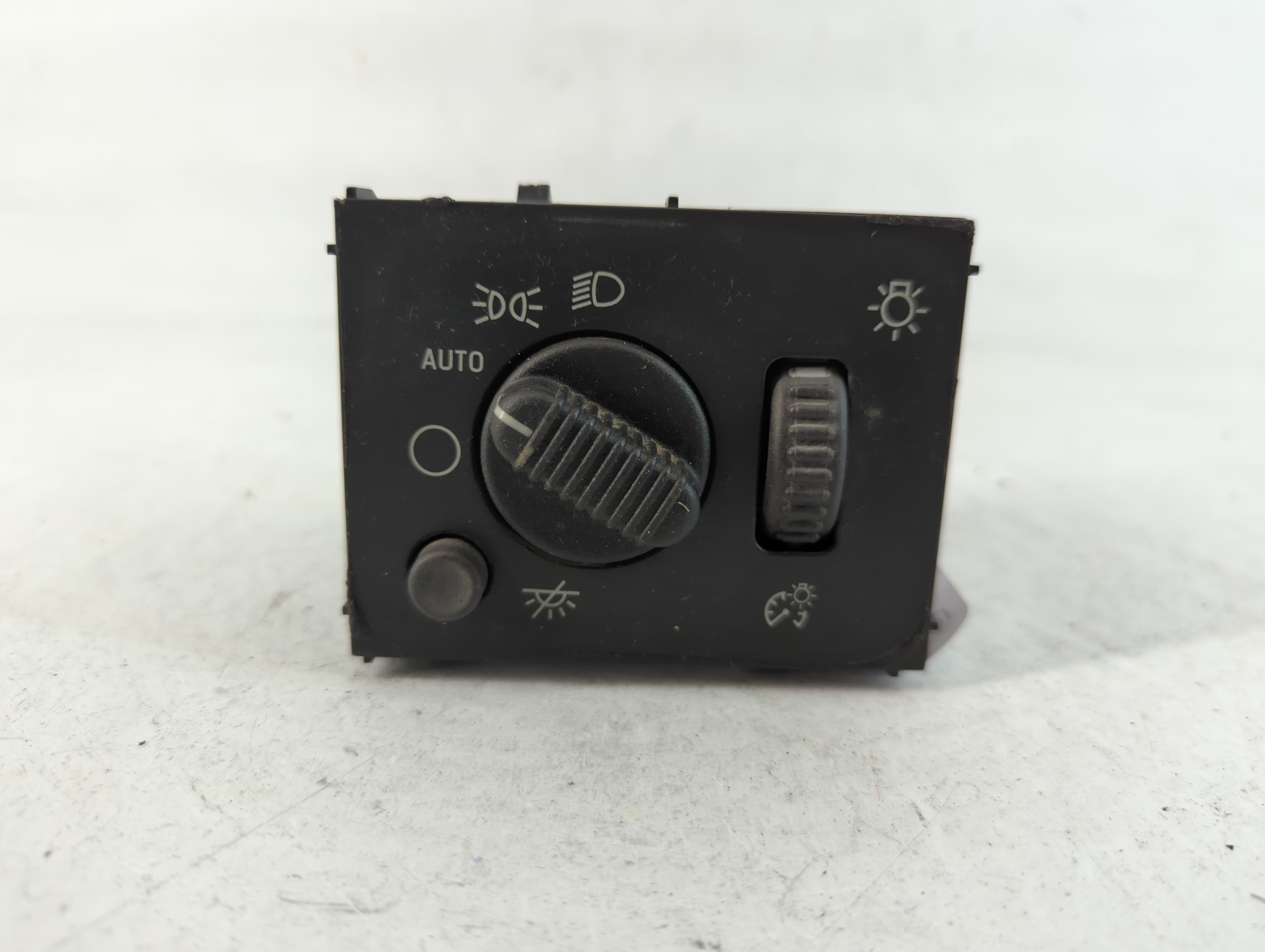 2003 Chevrolet Silverado Headlight Head Light Switch Lamp Control 744437 - Oemusedautoparts1.com