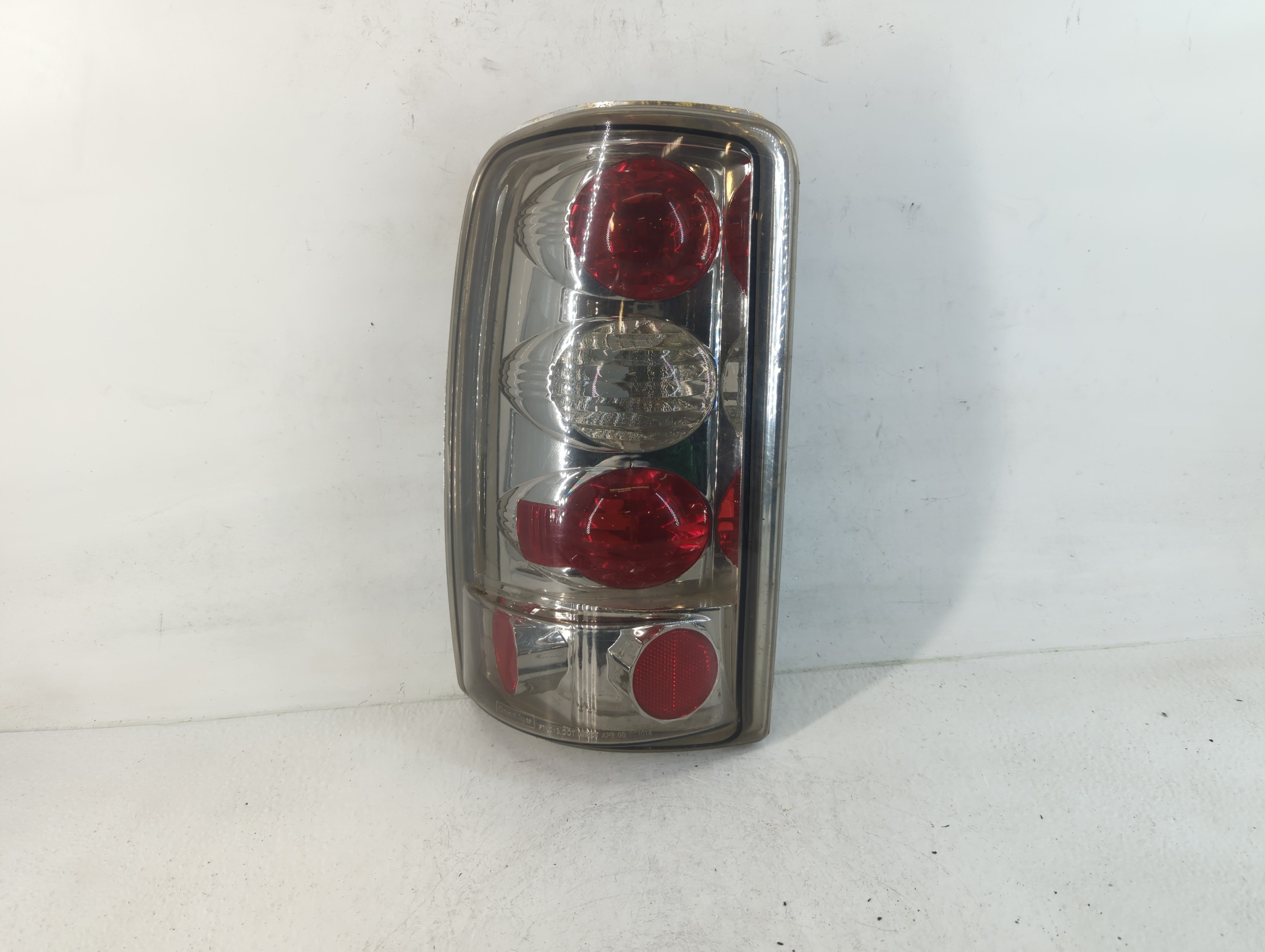 2004 Chevrolet Suburban 1500 Driver Left Side Tail Light Taillight Oem 744451 - Oemusedautoparts1.com