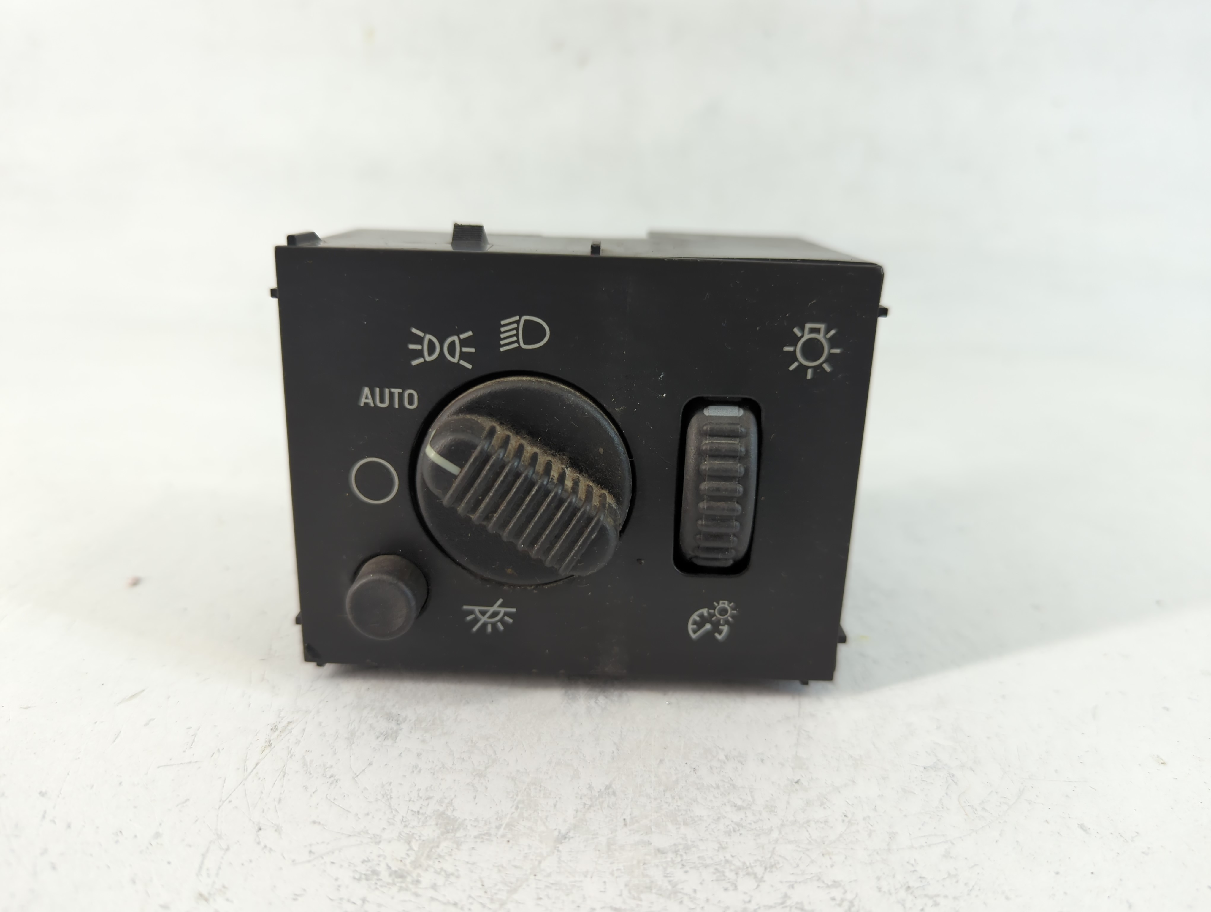 Chevrolet Avalanche Headlight Lamp Control Switch 744476 - Oemusedautoparts1.com