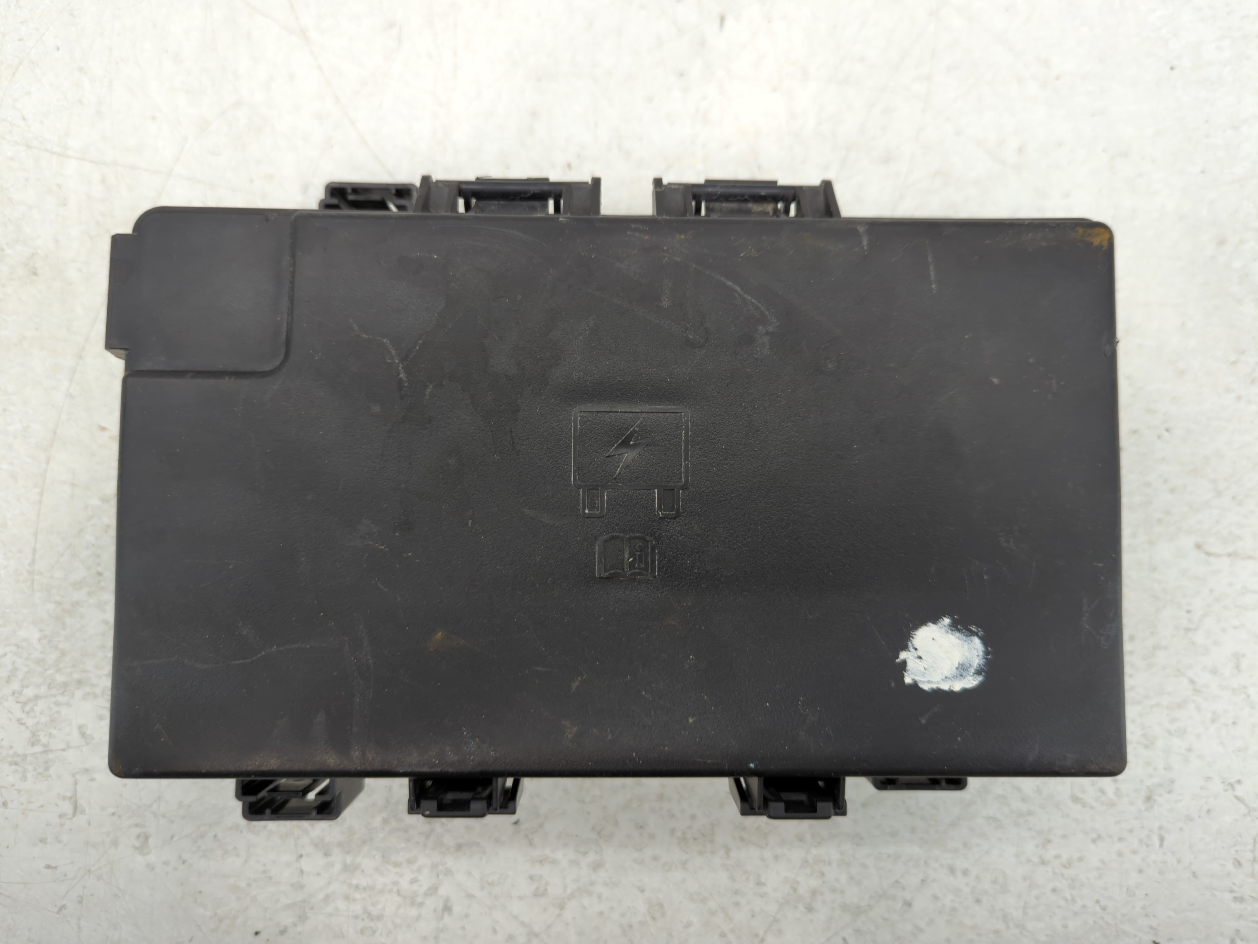 Picture of Fusebox Fuse Box Relay Module 744598