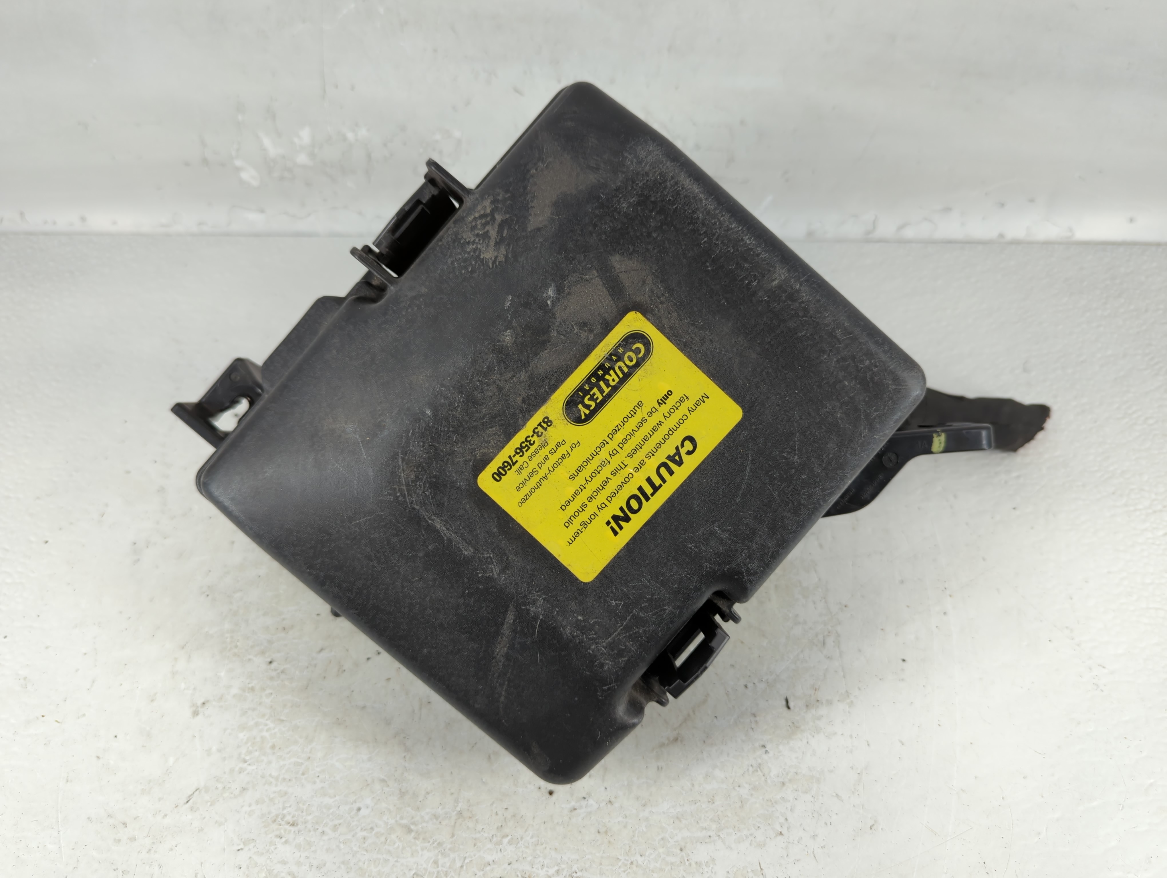 2015-2015 Hyundai Sonata Fusebox Fuse Box Relay Module 6423-0102-7-000 744765 - Oemusedautoparts1.com