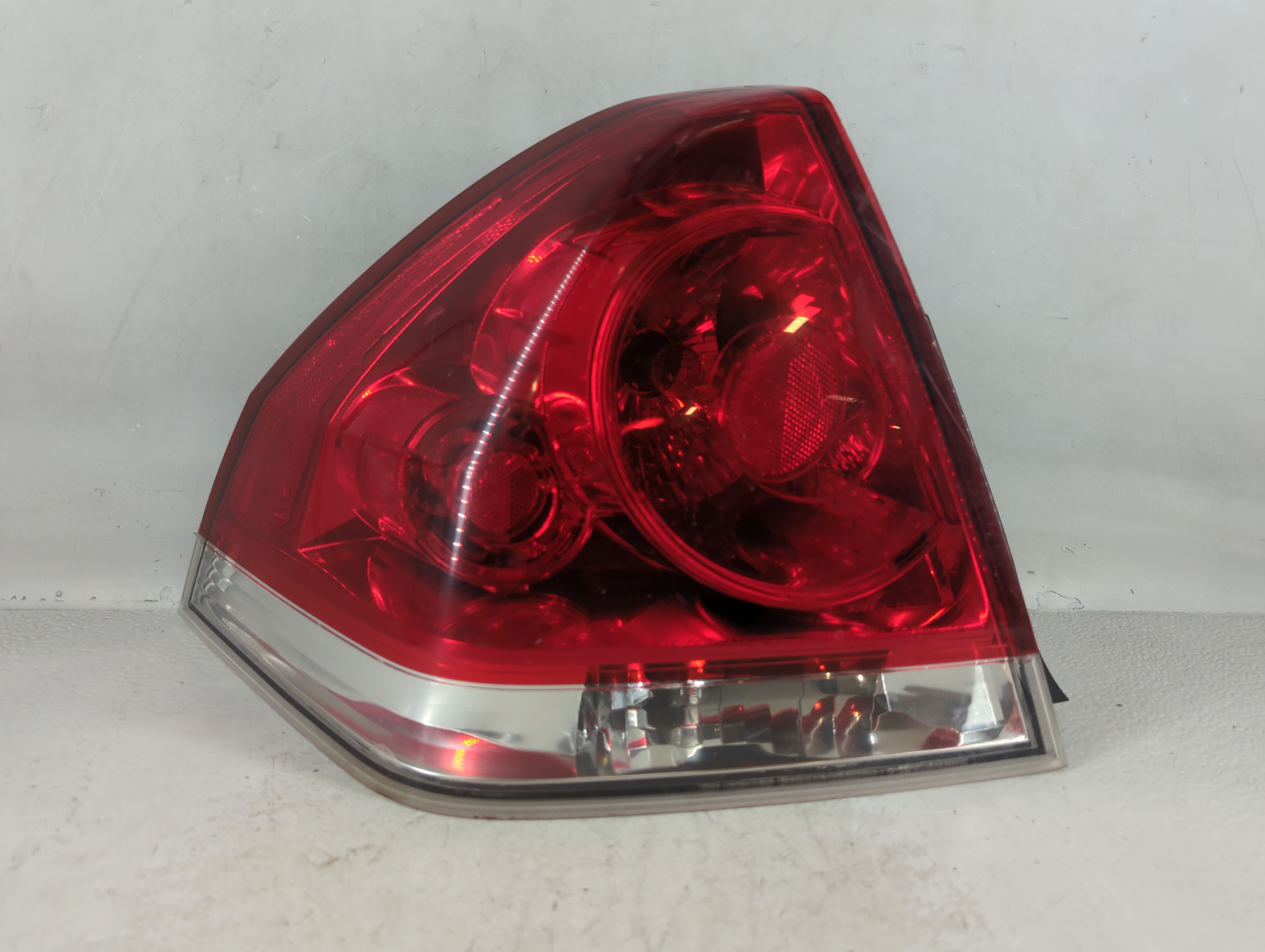 2006-2016 Chevrolet Impala Driver Left Side Tail Light Taillight Oem 745047 - Oemusedautoparts1.com