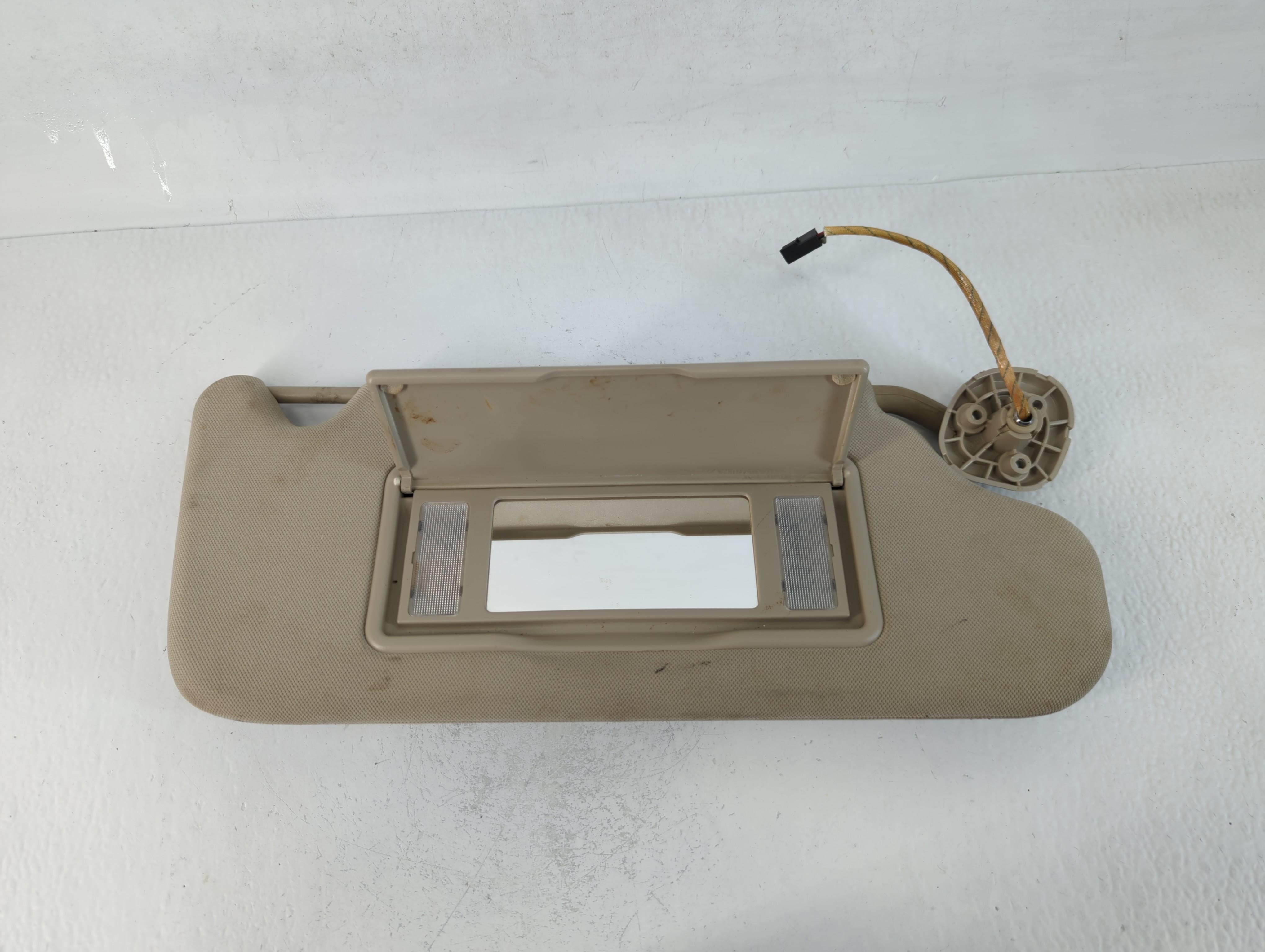 2006-2016 Chevrolet Impala Passenger Sun Visor Mirror Right Sunvisor Tan 745056 - Oemusedautoparts1.com