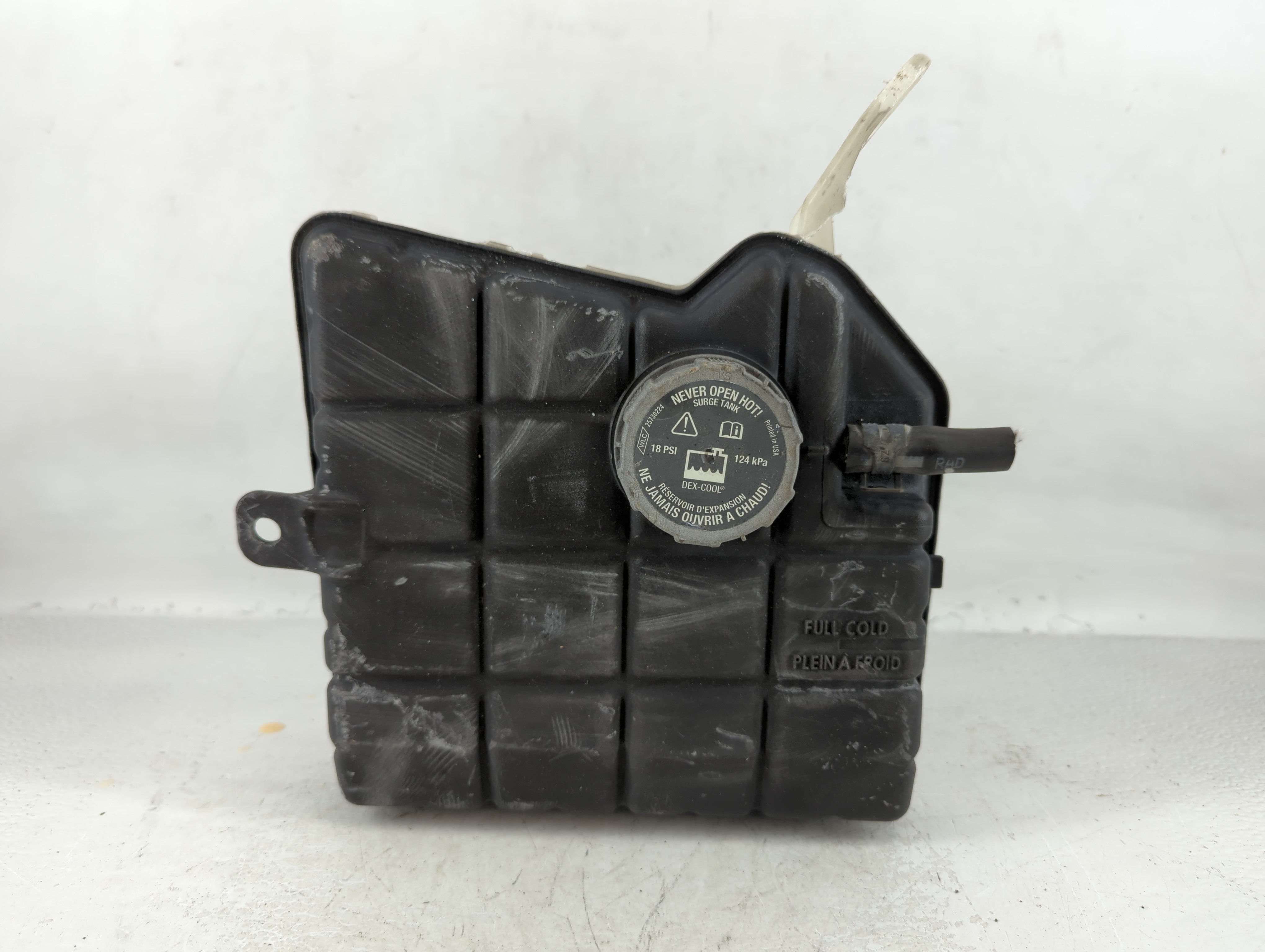 2006-2011 Cadillac Dts Radiator Coolant Overflow Expansion Tank Bottle 745060 - Oemusedautoparts1.com