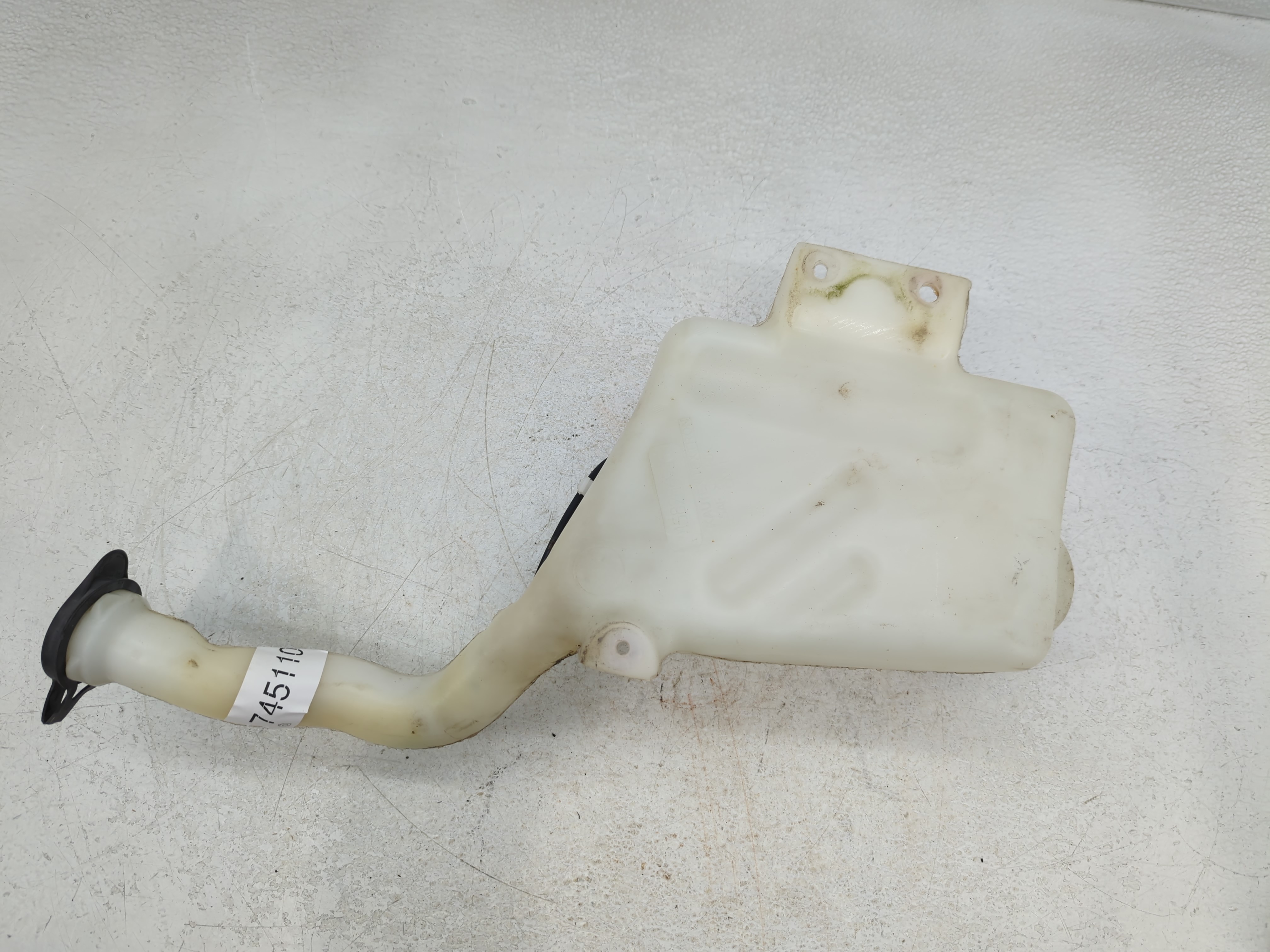 2005 Chevrolet Cobalt Radiator Coolant Overflow Expansion Tank Bottle 745110 - Oemusedautoparts1.com