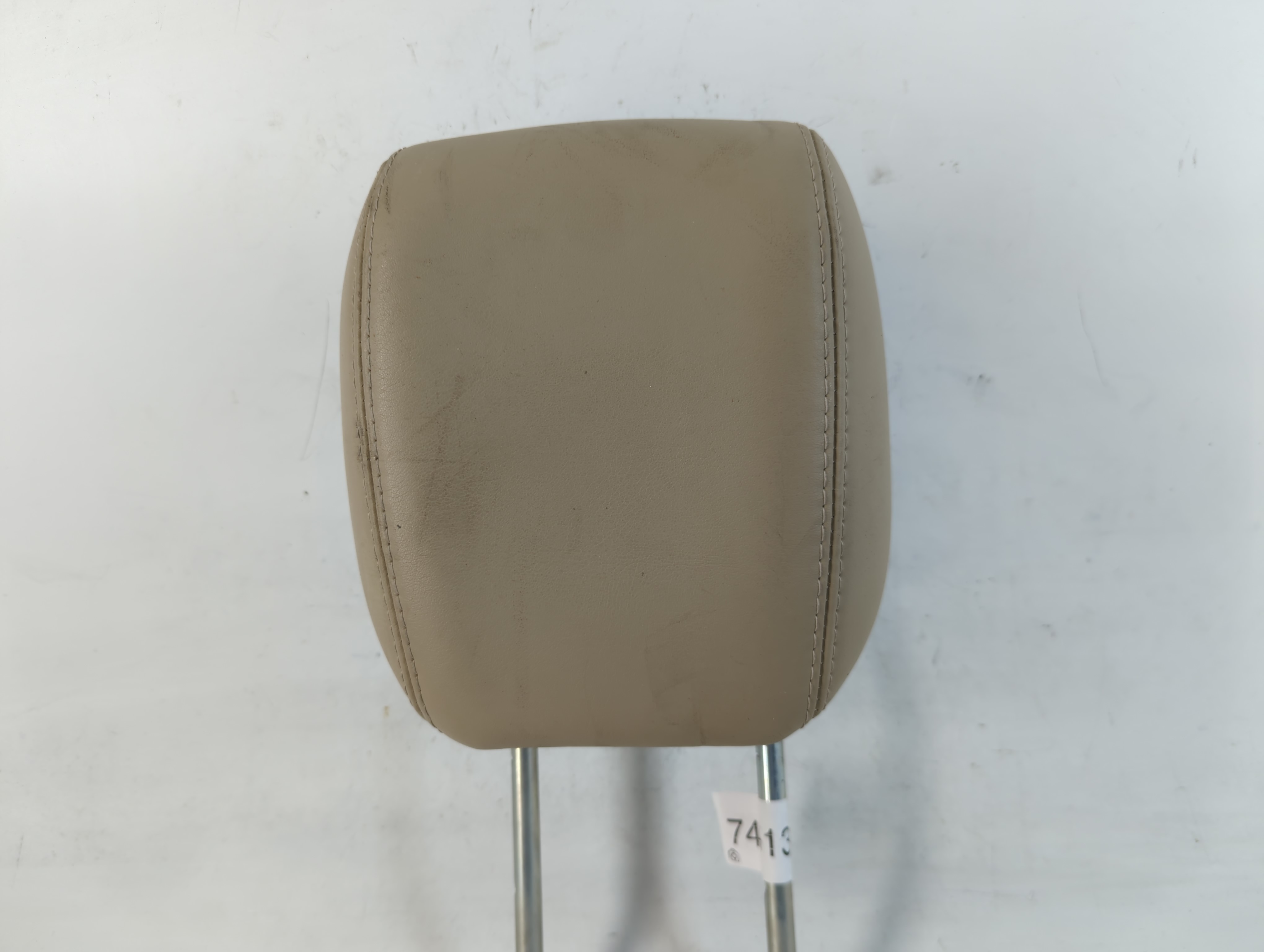 Picture of Buick Enclave Headrest Head Rest Rear Center Seat 745132