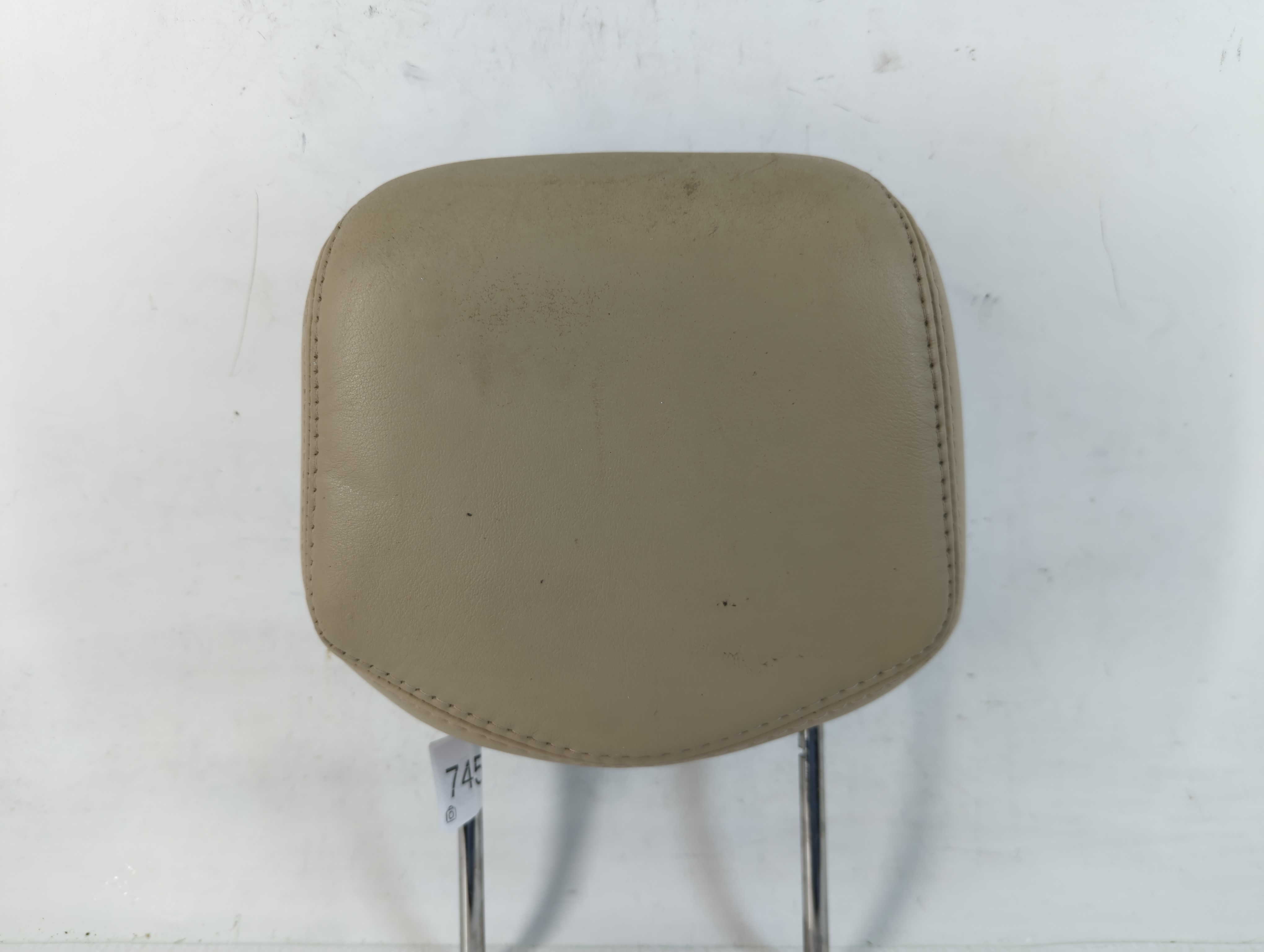 Picture of Cadillac Cts Headrest Head Rest Rear Center Seat 745139