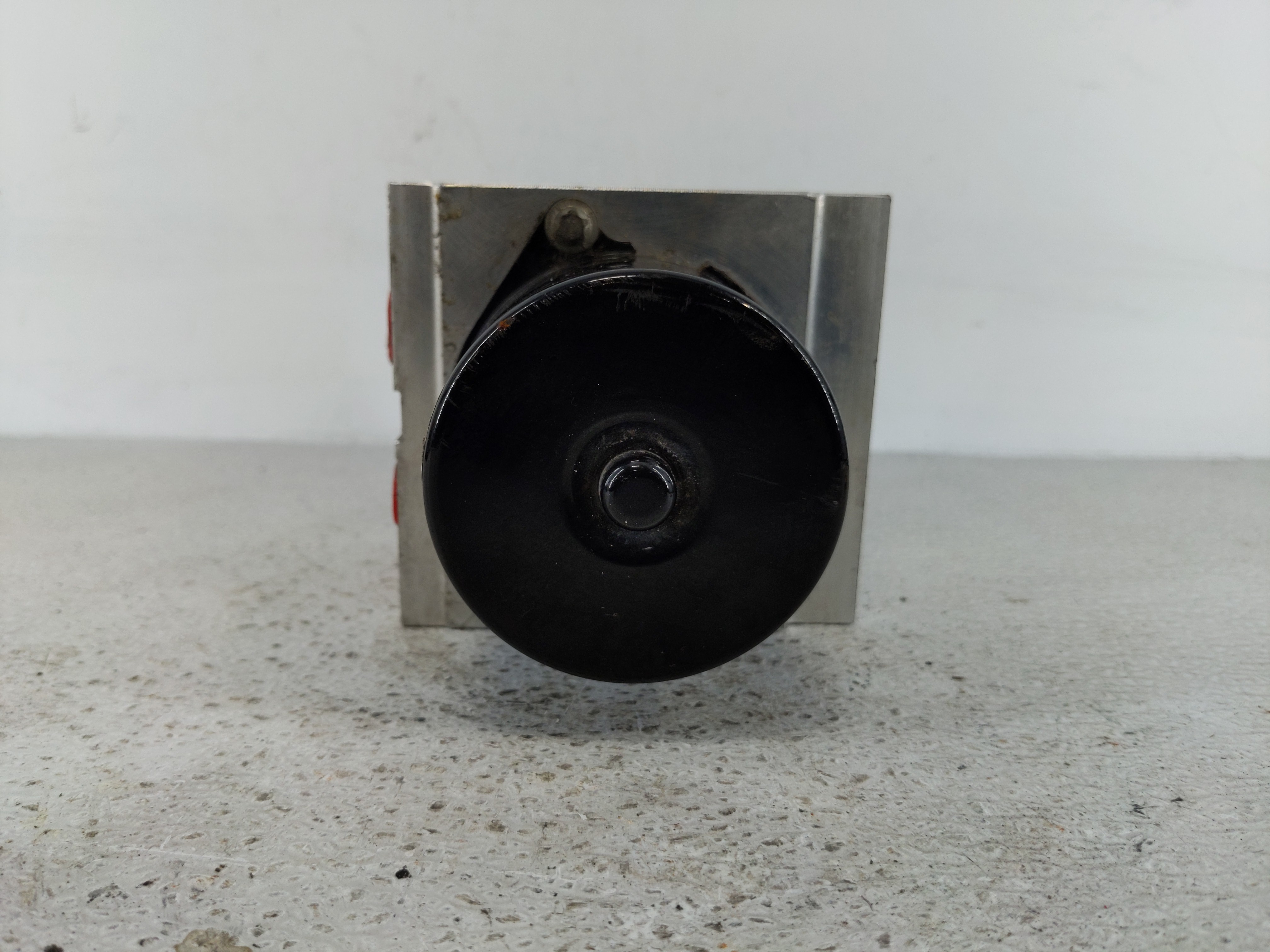 2011-2011 Chevrolet Malibu Abs Pump Control Module 746040 - Oemusedautoparts1.com