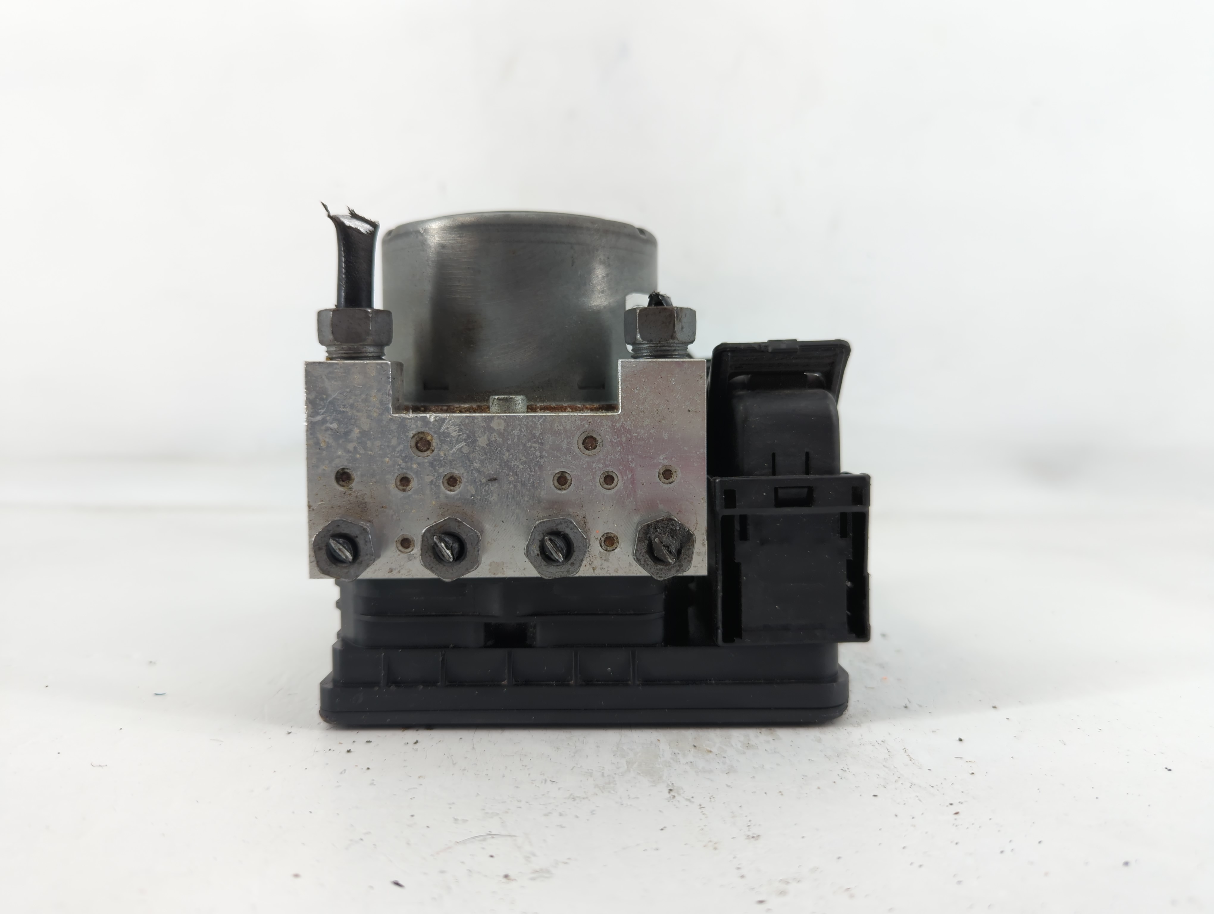 2018 Ford Explorer Abs Pump Control Module 746700 - Oemusedautoparts1.com