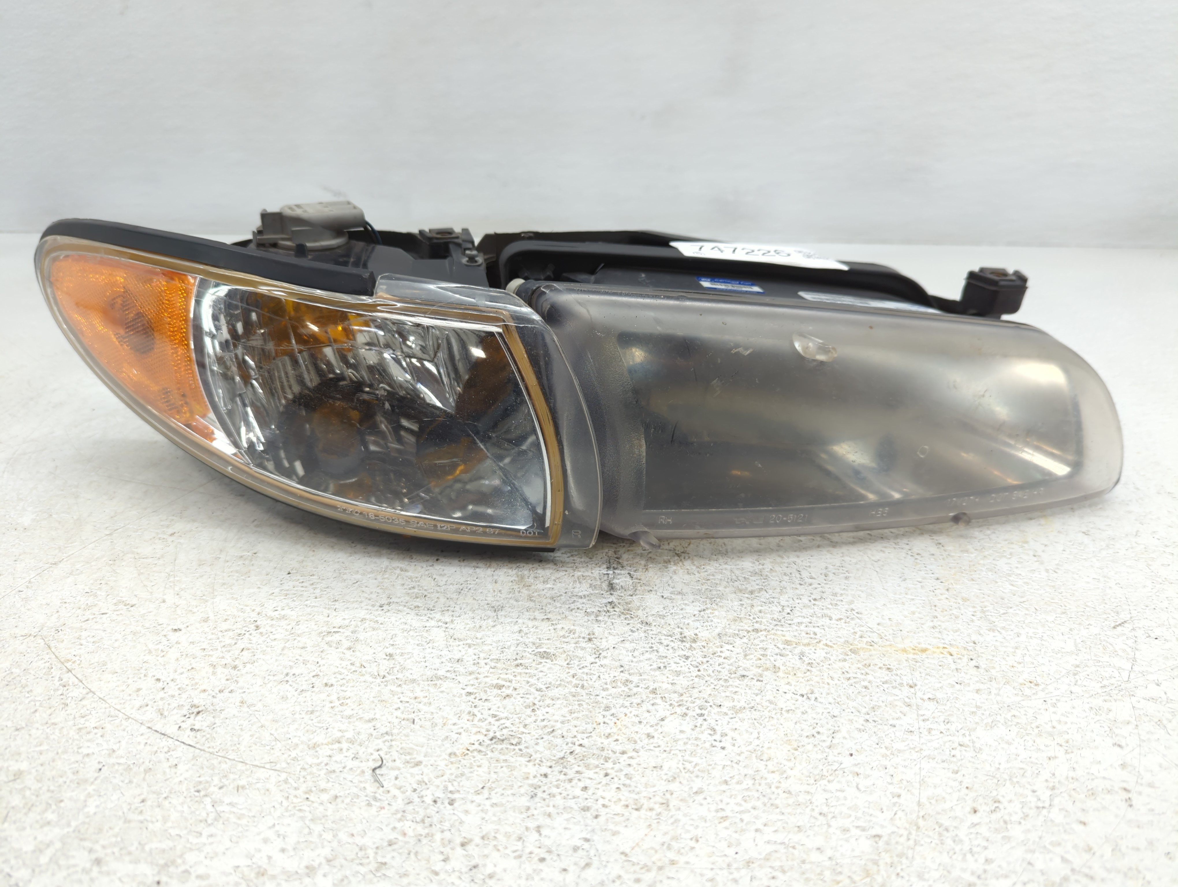 1997 Pontiac Grand Prix Passenger Right Oem Head Light Headlight Lamp 747226 - Oemusedautoparts1.com