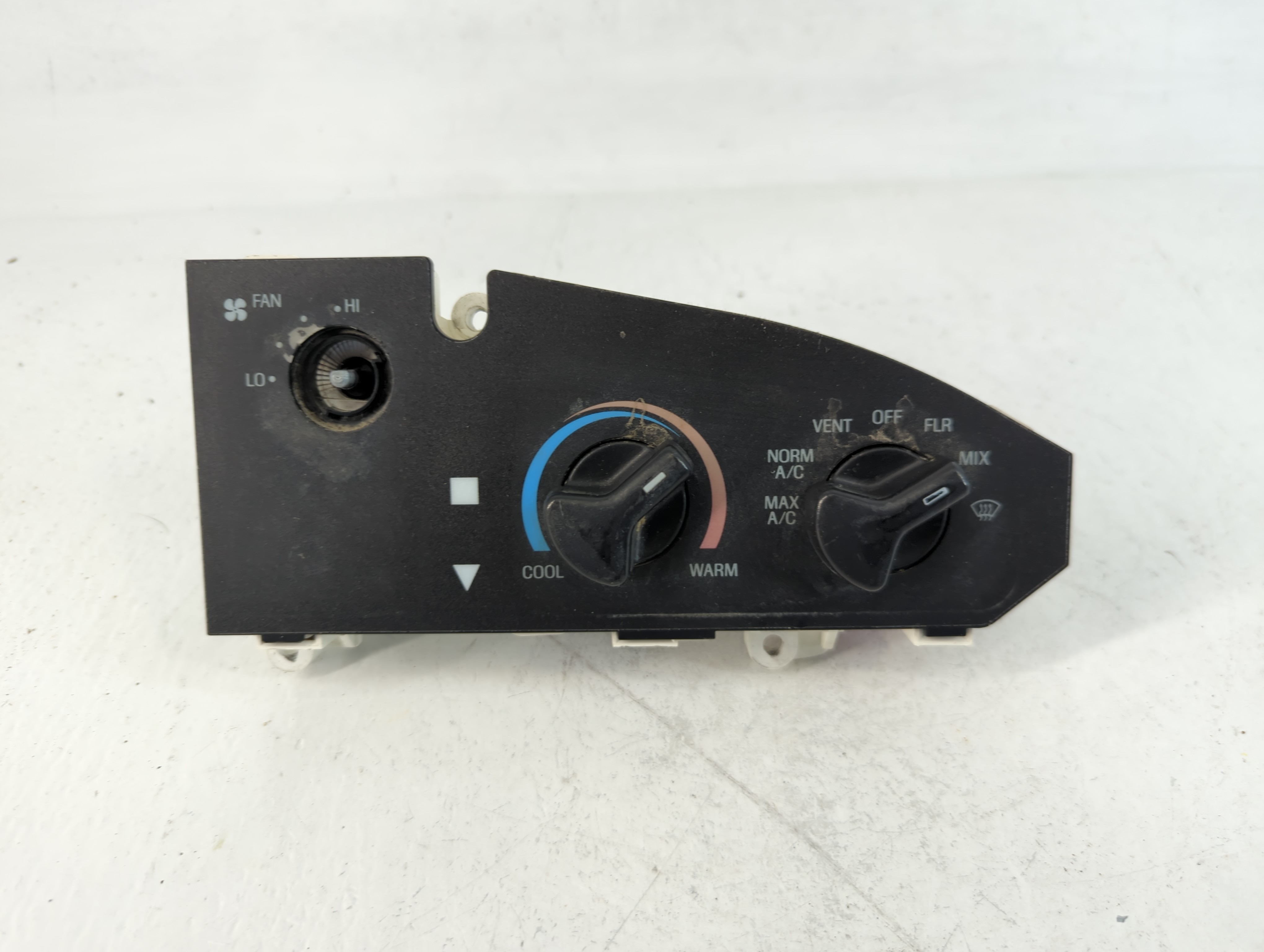 2003-2003 Ford E-450 Super Duty Ac Heater Climate Control 747343 - Oemusedautoparts1.com