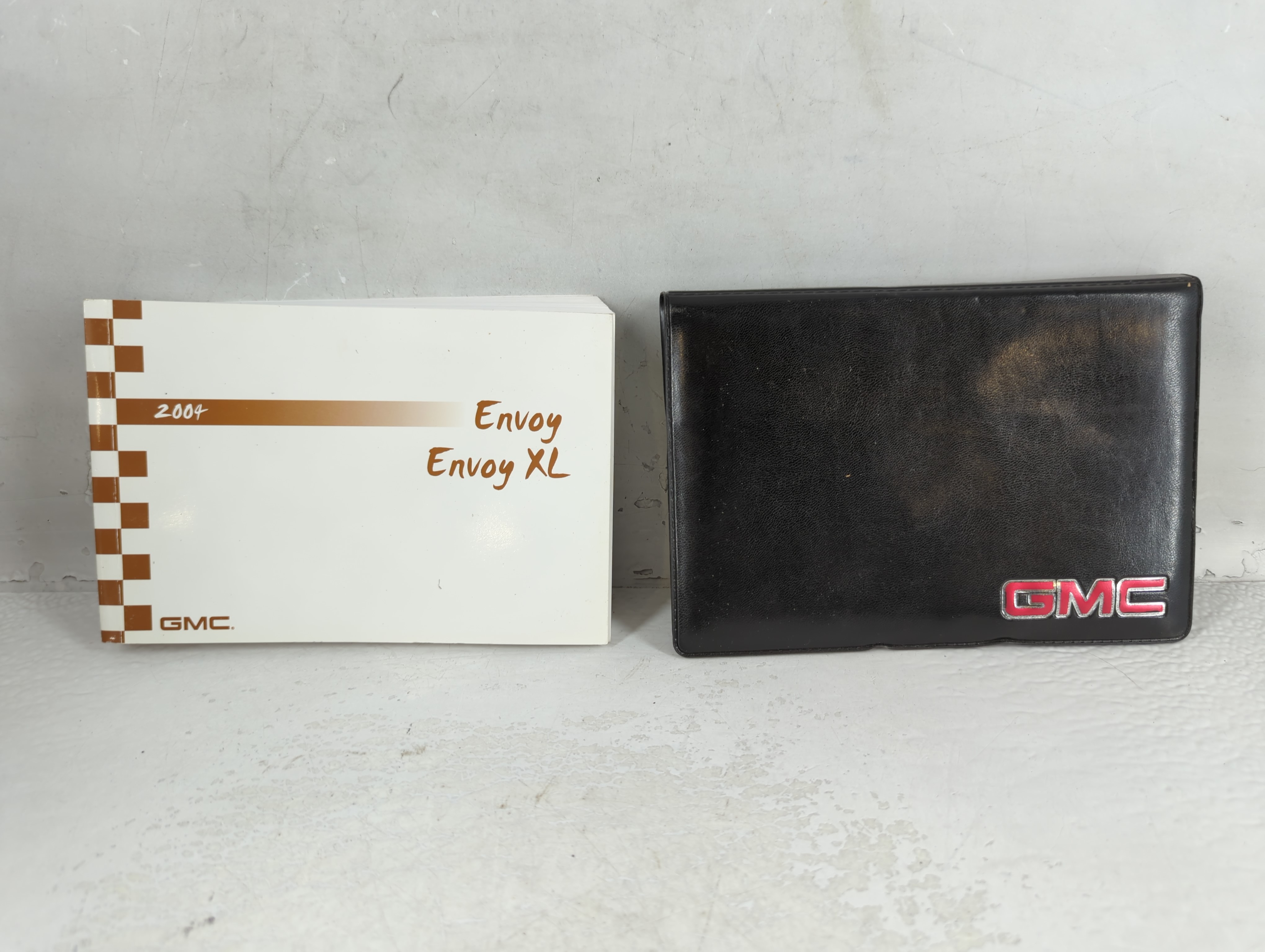 2004 Gmc Envoy Owners Manual Book Guide 747445 - Oemusedautoparts1.com