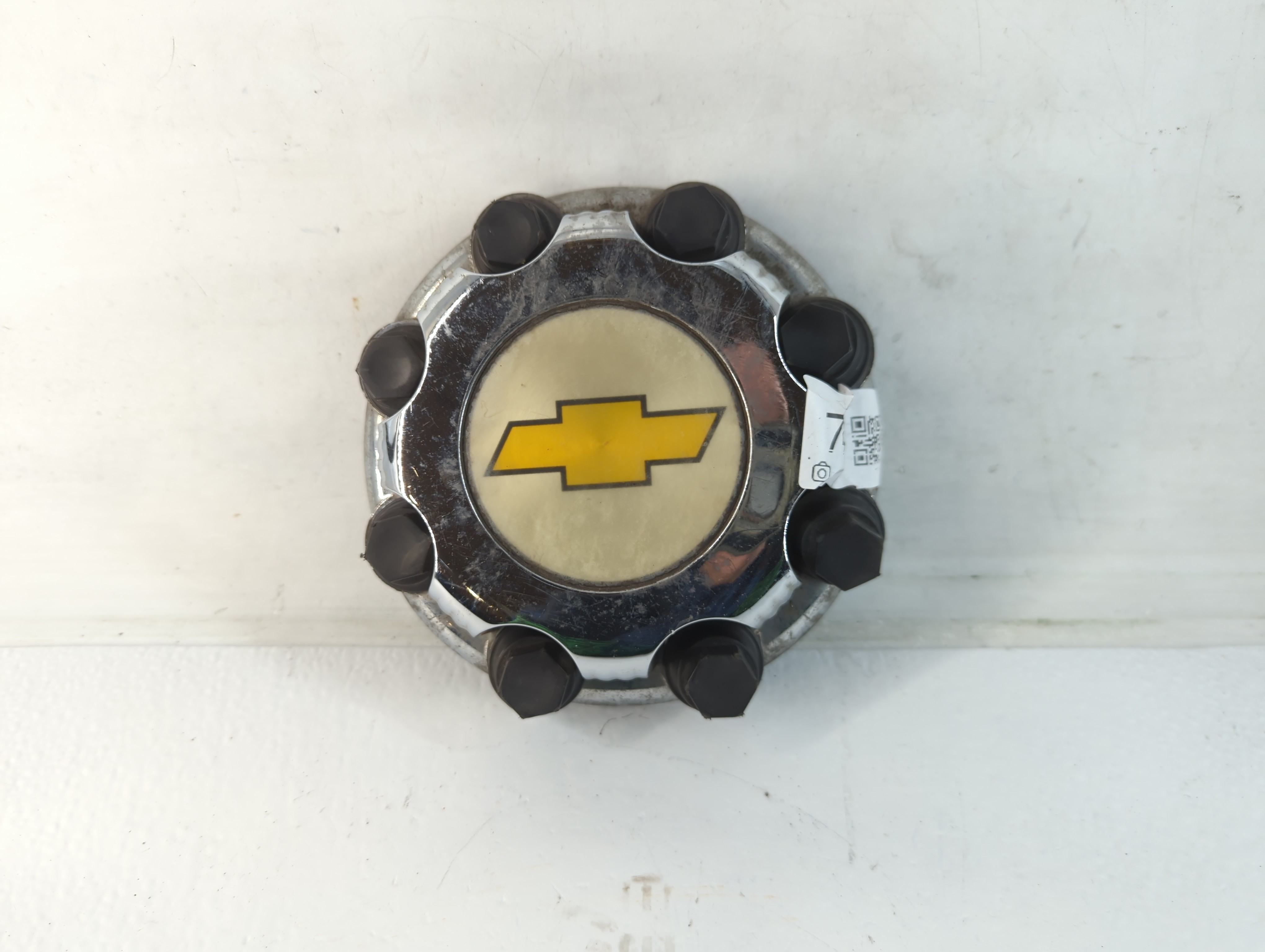 Picture of 2010 Chevrolet Silverado 2500 Center Cap Oem 747612