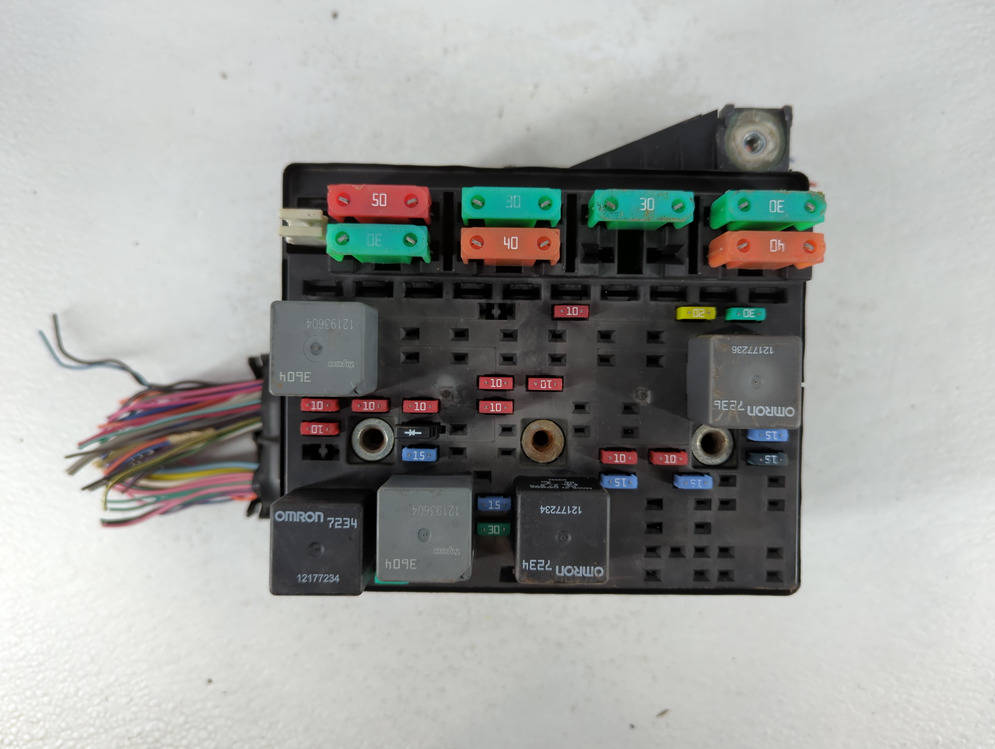 Picture of 2000-2005 Chevrolet Malibu Fusebox Fuse Box Relay Module 747827