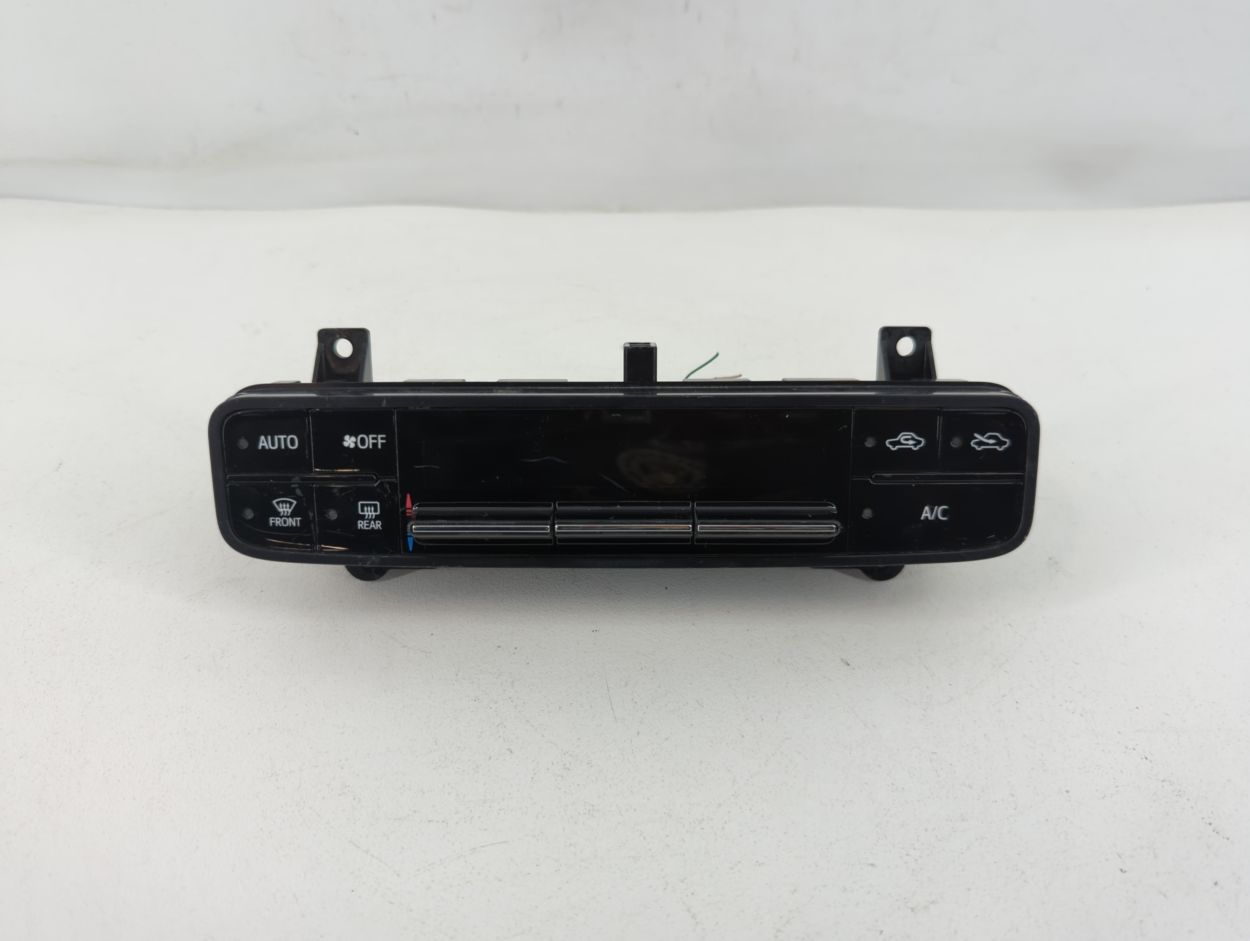 2017 Toyota Corolla Ac Heater Climate Control 55900-02a30|114-2072 M 748132 - Oemusedautoparts1.com
