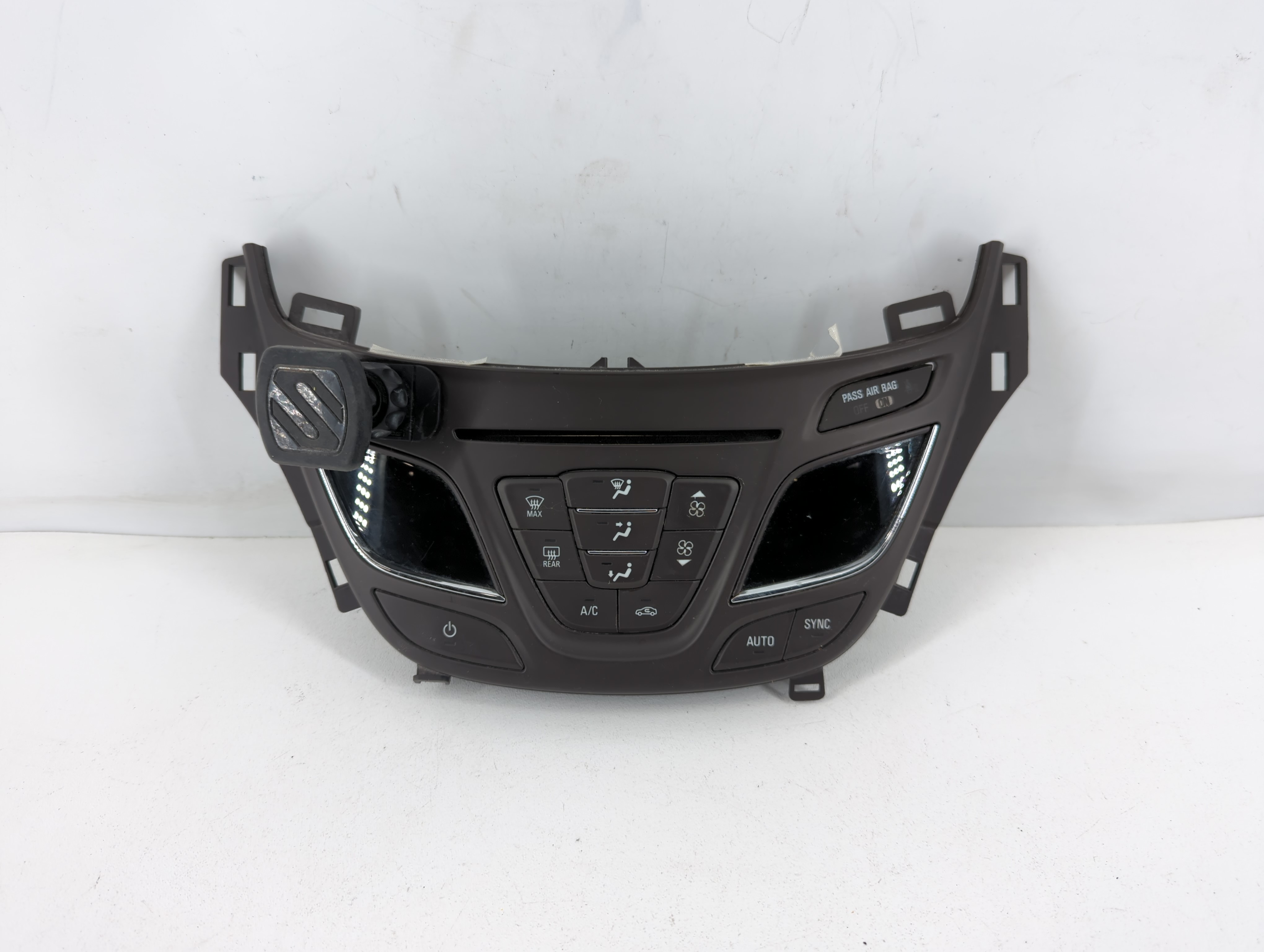Picture of 2018 Buick Regal Ac Heater Climate Control 39113530|544930977 748347