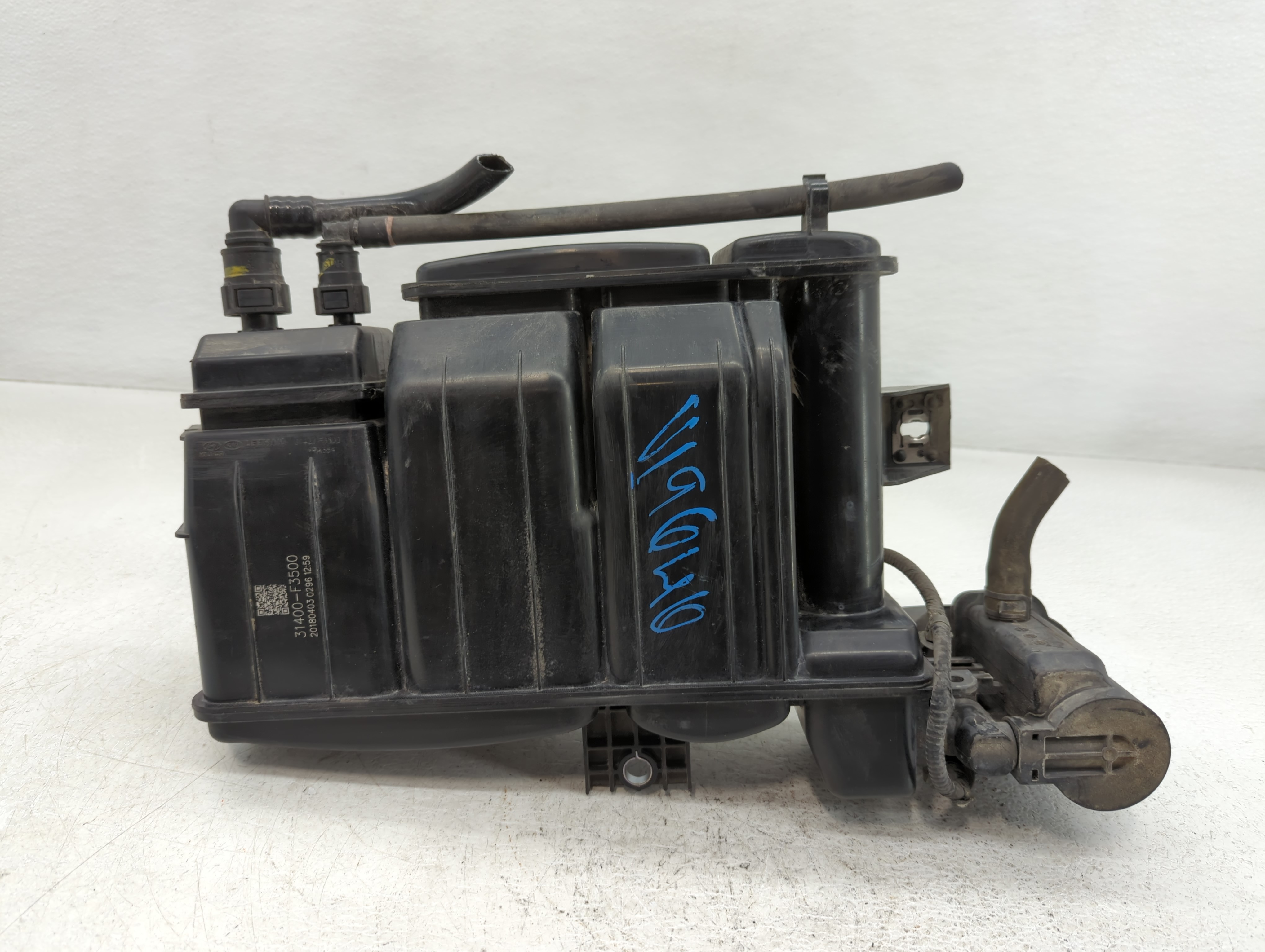 2018 Hyundai Elantra Fuel Vapor Charcoal Canister 748527 - Oemusedautoparts1.com