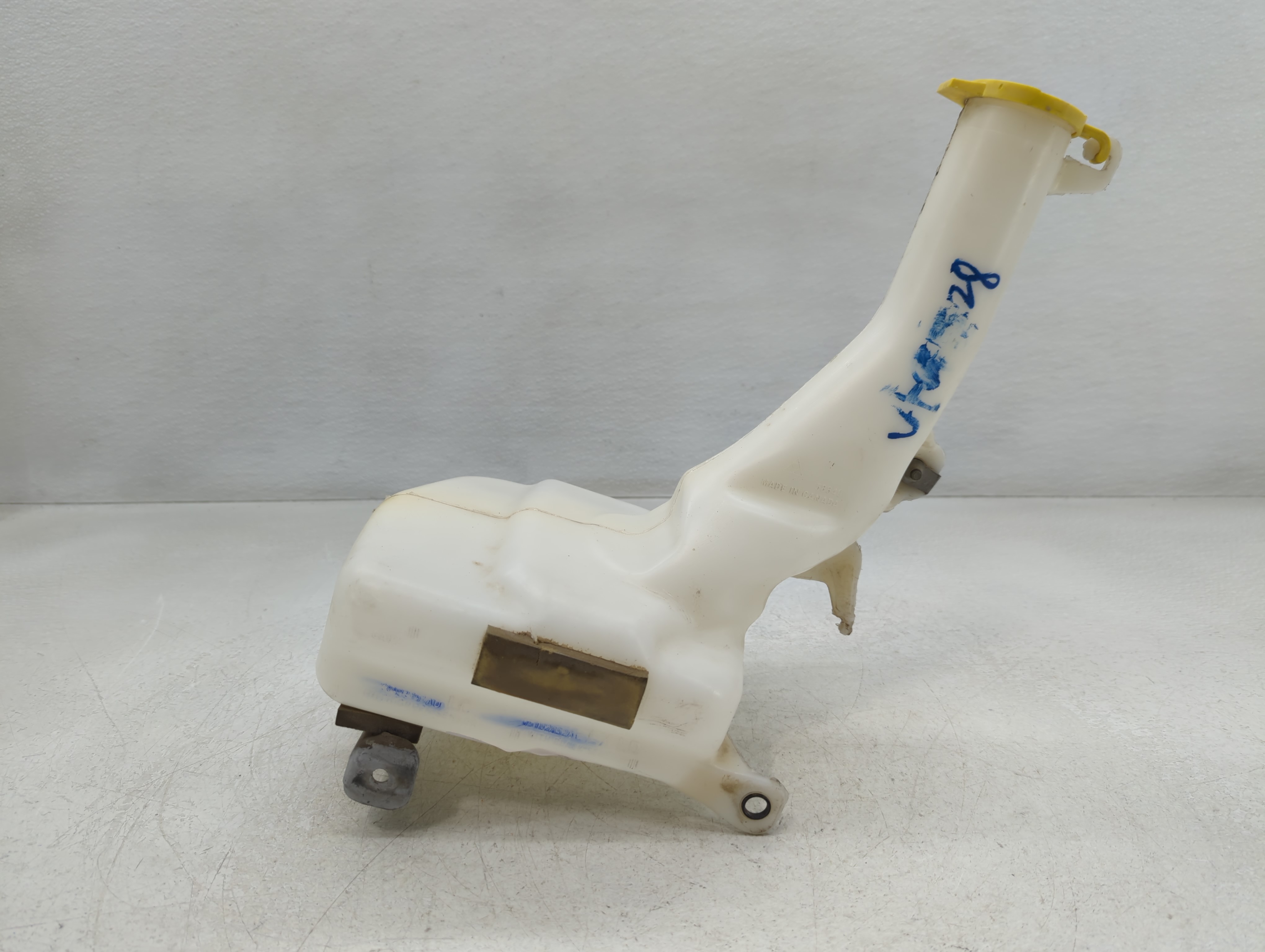 2011-2022 Chrysler 300 Windshield Washer Fluid Reservoir Bottle Oem 748833 - Oemusedautoparts1.com