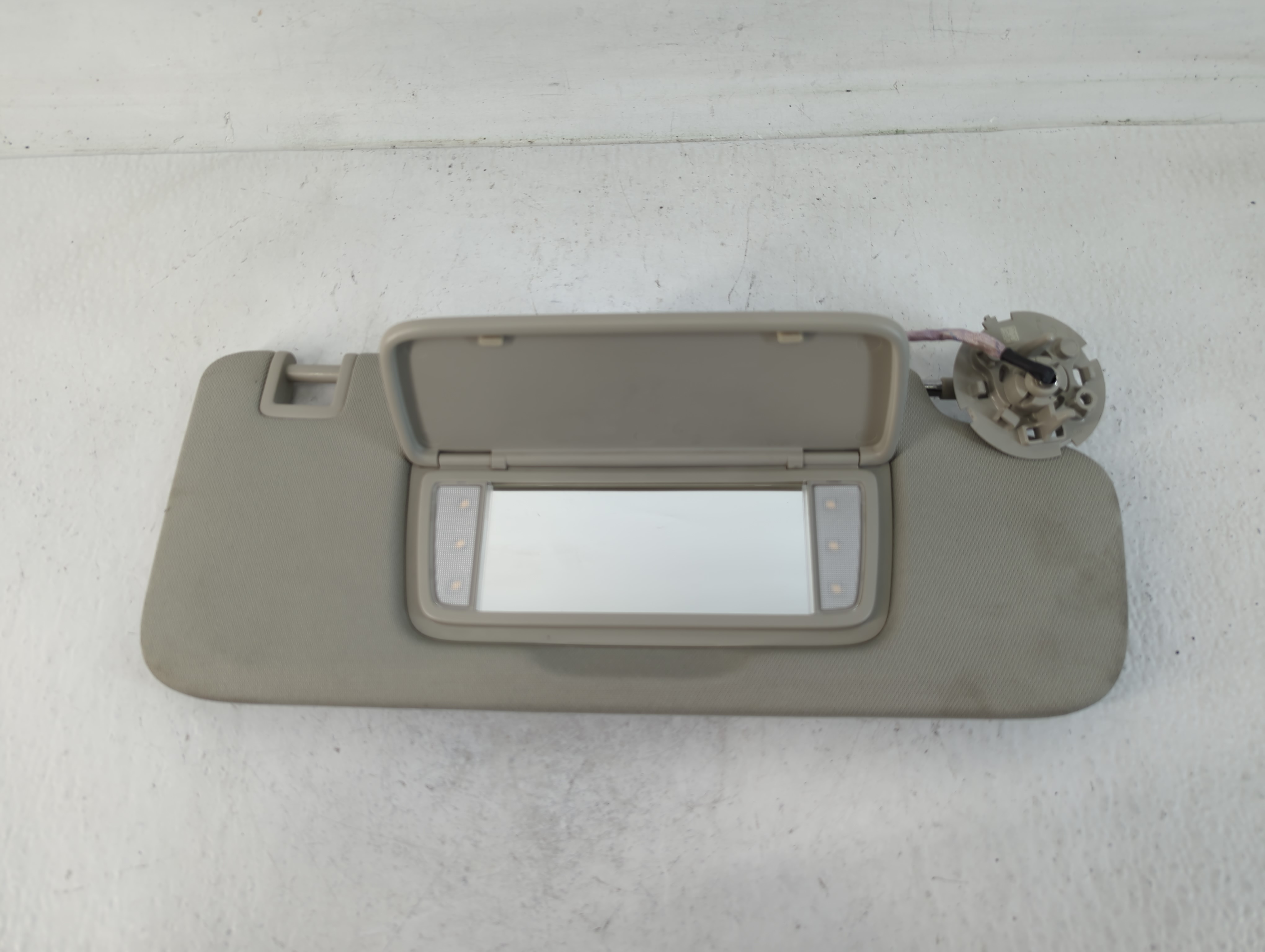 Picture of 2020 Gmc Terrain Passenger Sun Visor Mirror Right Sunvisor Light Grey 748989