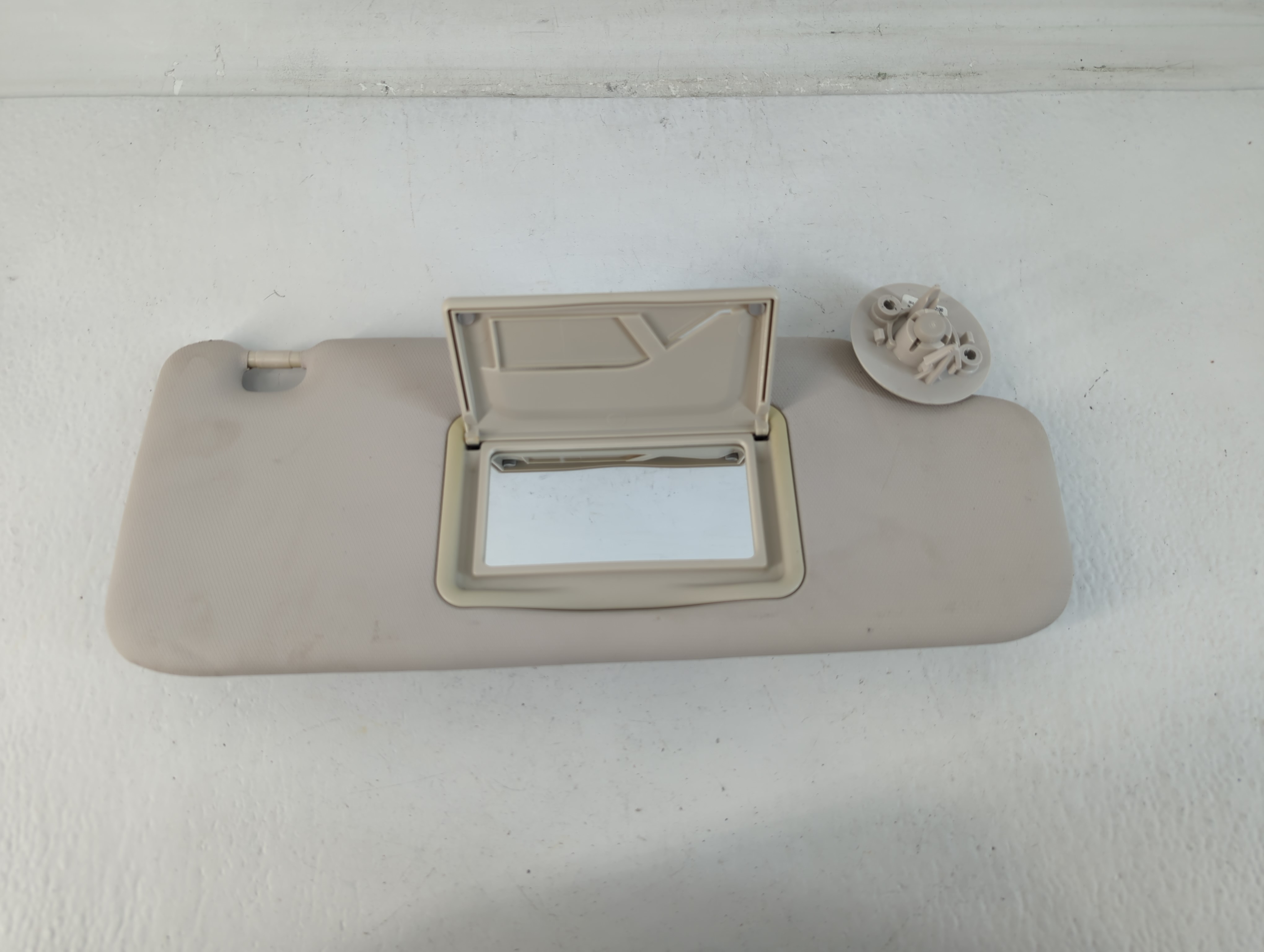 Driver Sun Visor Mirror Left Sunvisor Light Grey 749532 - Oemusedautoparts1.com