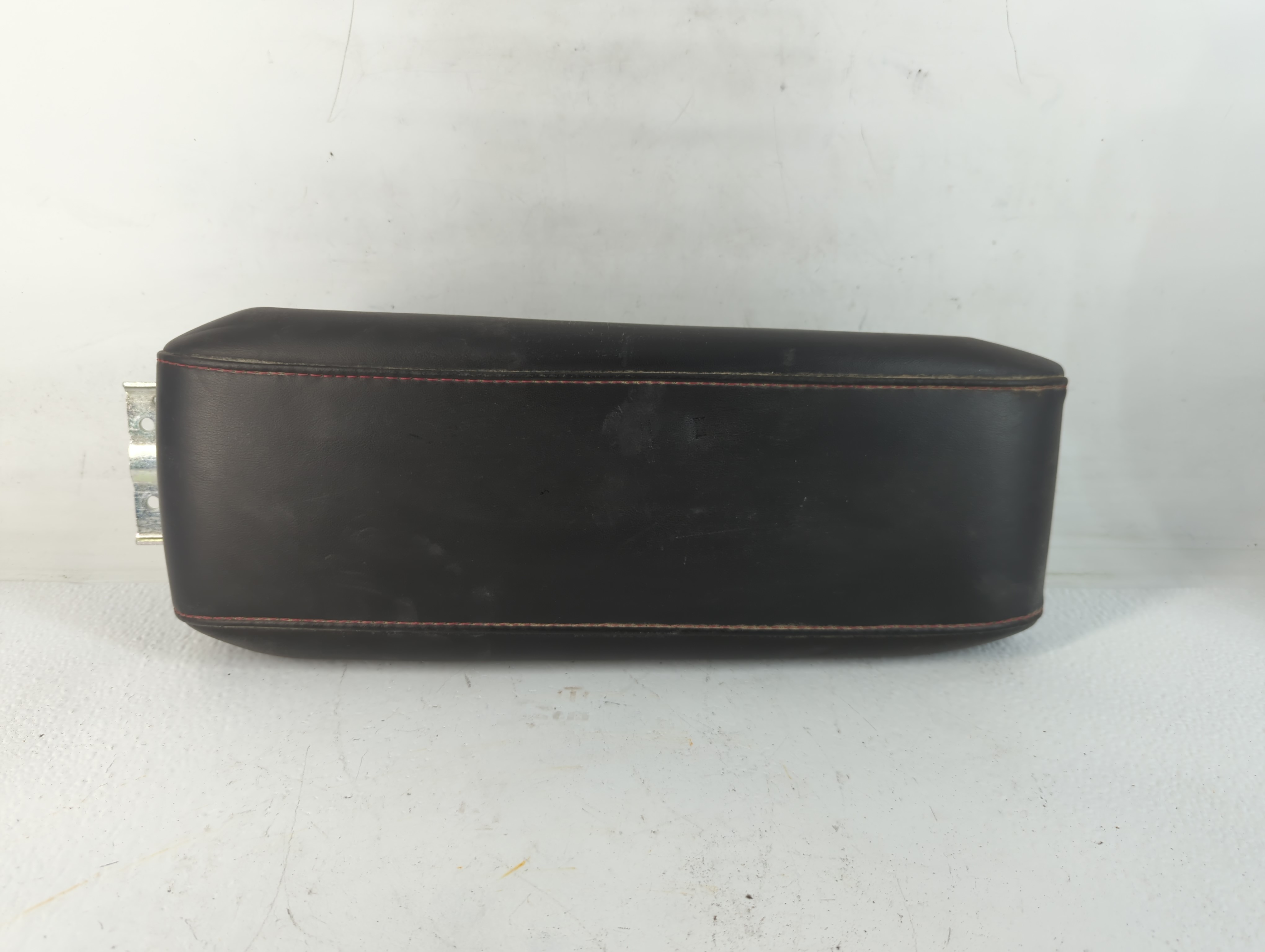 Chevrolet Equinox Center Console Armrest Cover Lid Black 749836 - Oemusedautoparts1.com