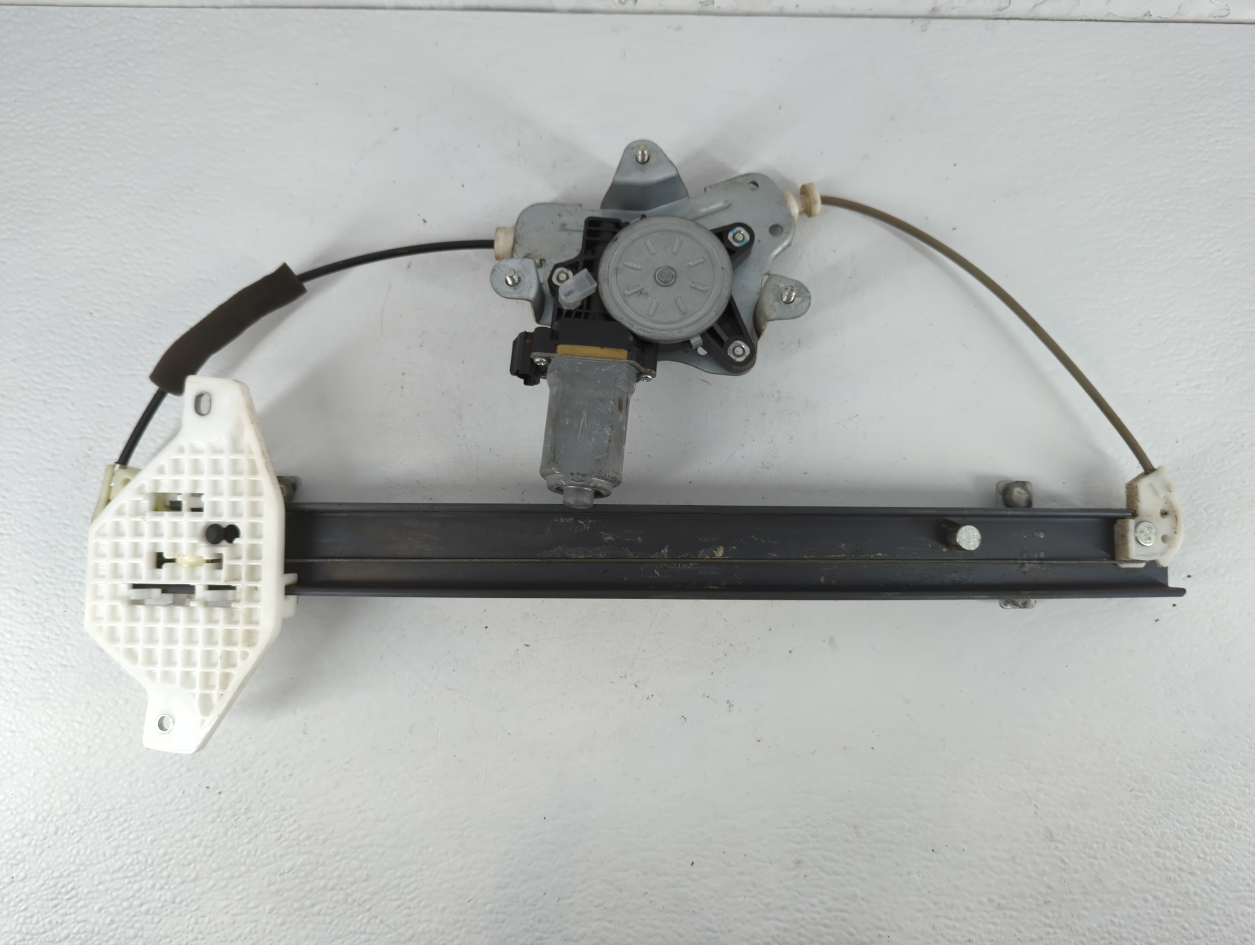 Picture of 2008-2010 Saturn Vue Passenger Rear Right Power Window Motor 750200