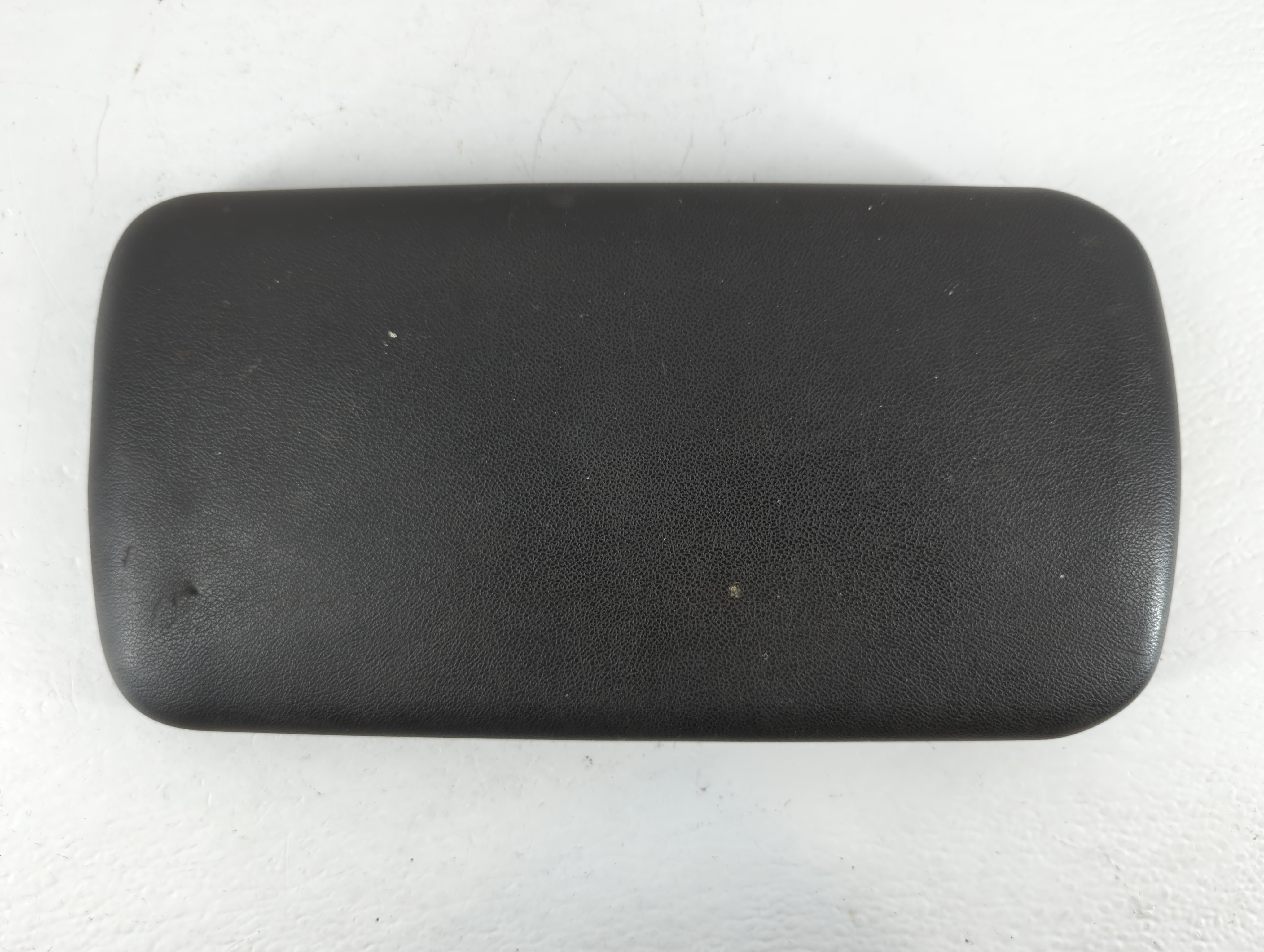 2006 Pontiac G6 Center Console Armrest Cover Lid 750224 - Oemusedautoparts1.com