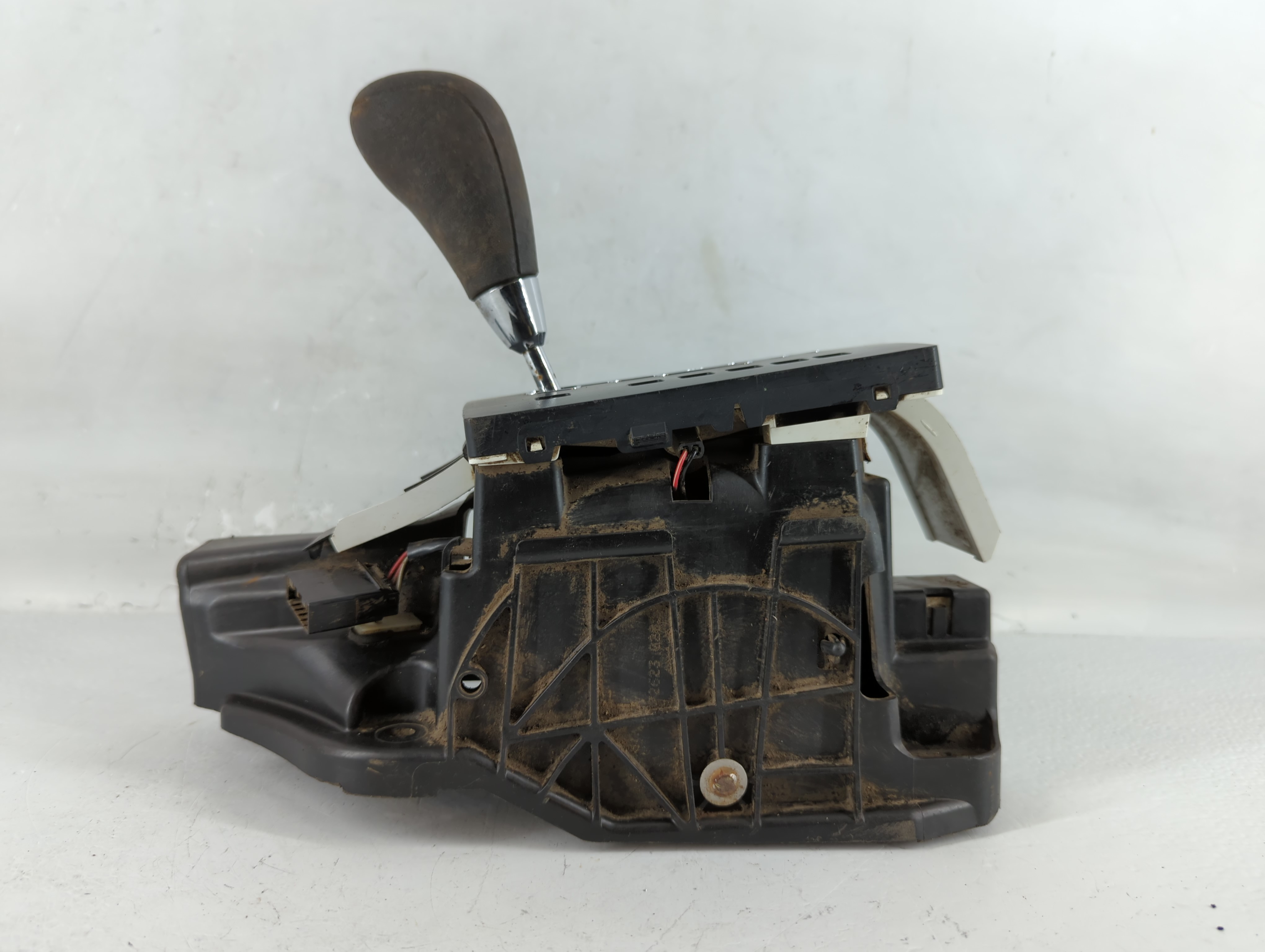 Picture of 2010 Dodge Charger Floor Console Assembly Shifter 750284