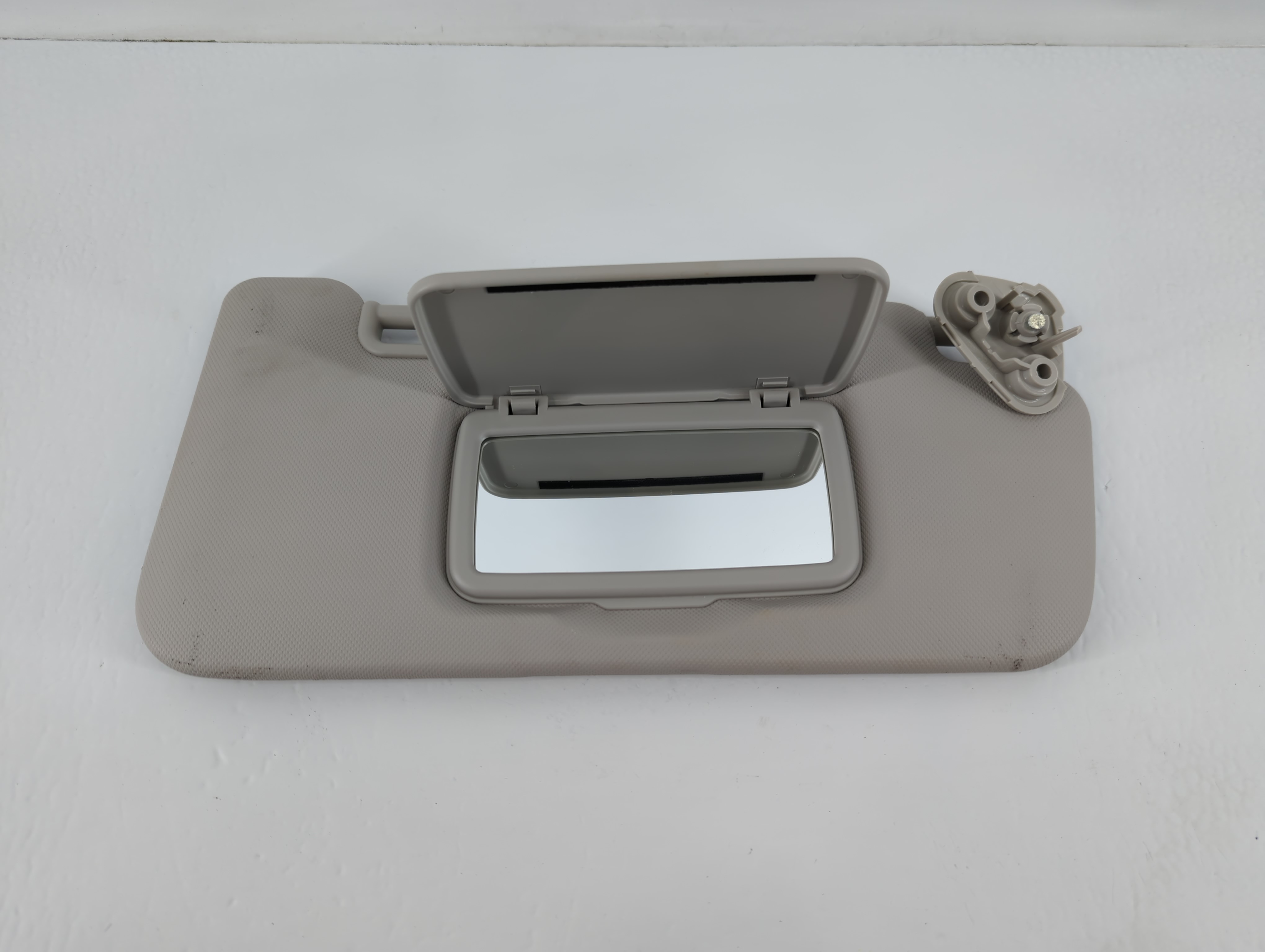 2018 Subaru Xv Driver Sun Visor Mirror Left Sunvisor Grey 750832 - Oemusedautoparts1.com