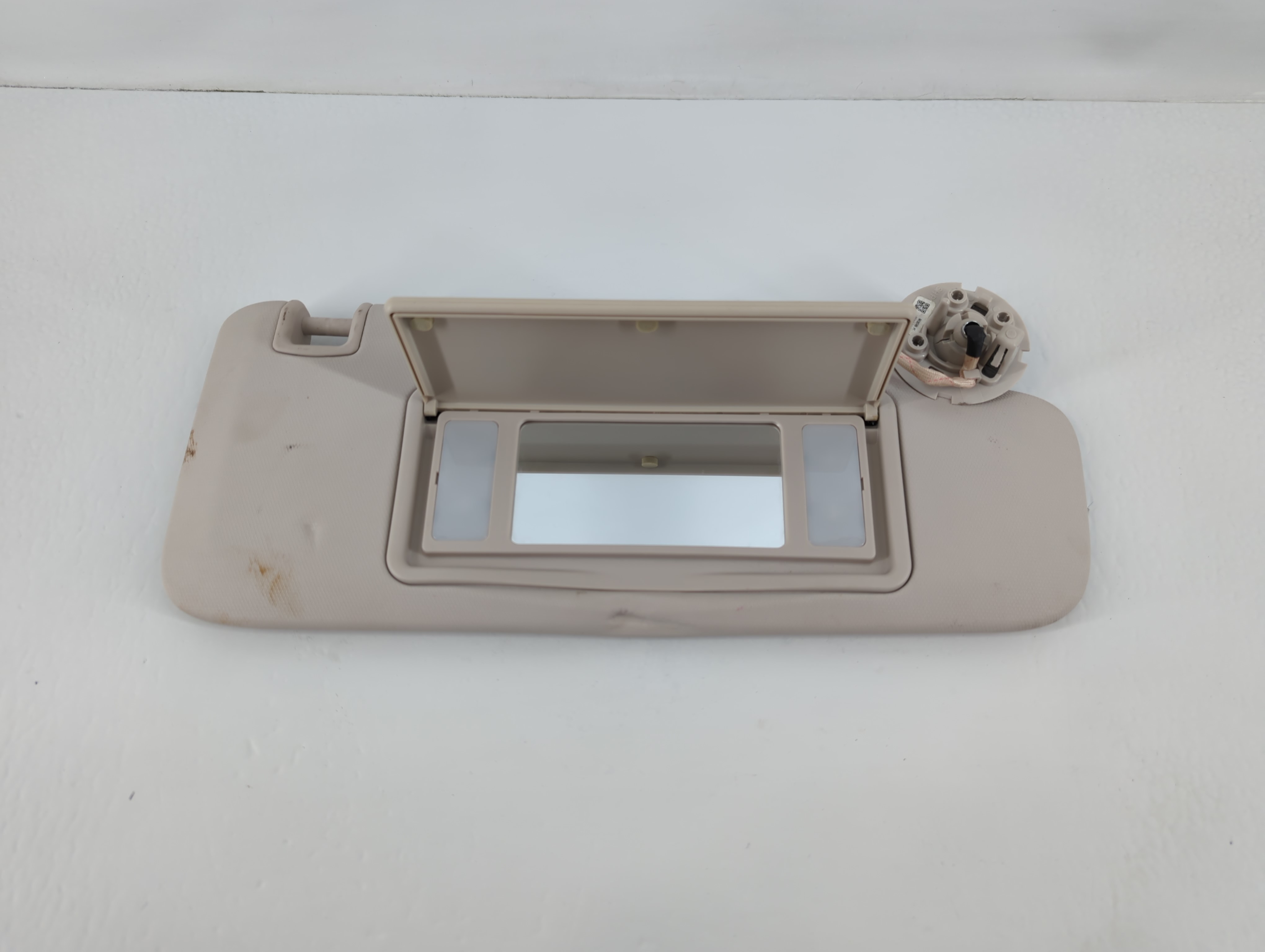 2017 Chevrolet Cruze Driver Sun Visor Mirror Left Sunvisor Grey 750834 - Oemusedautoparts1.com
