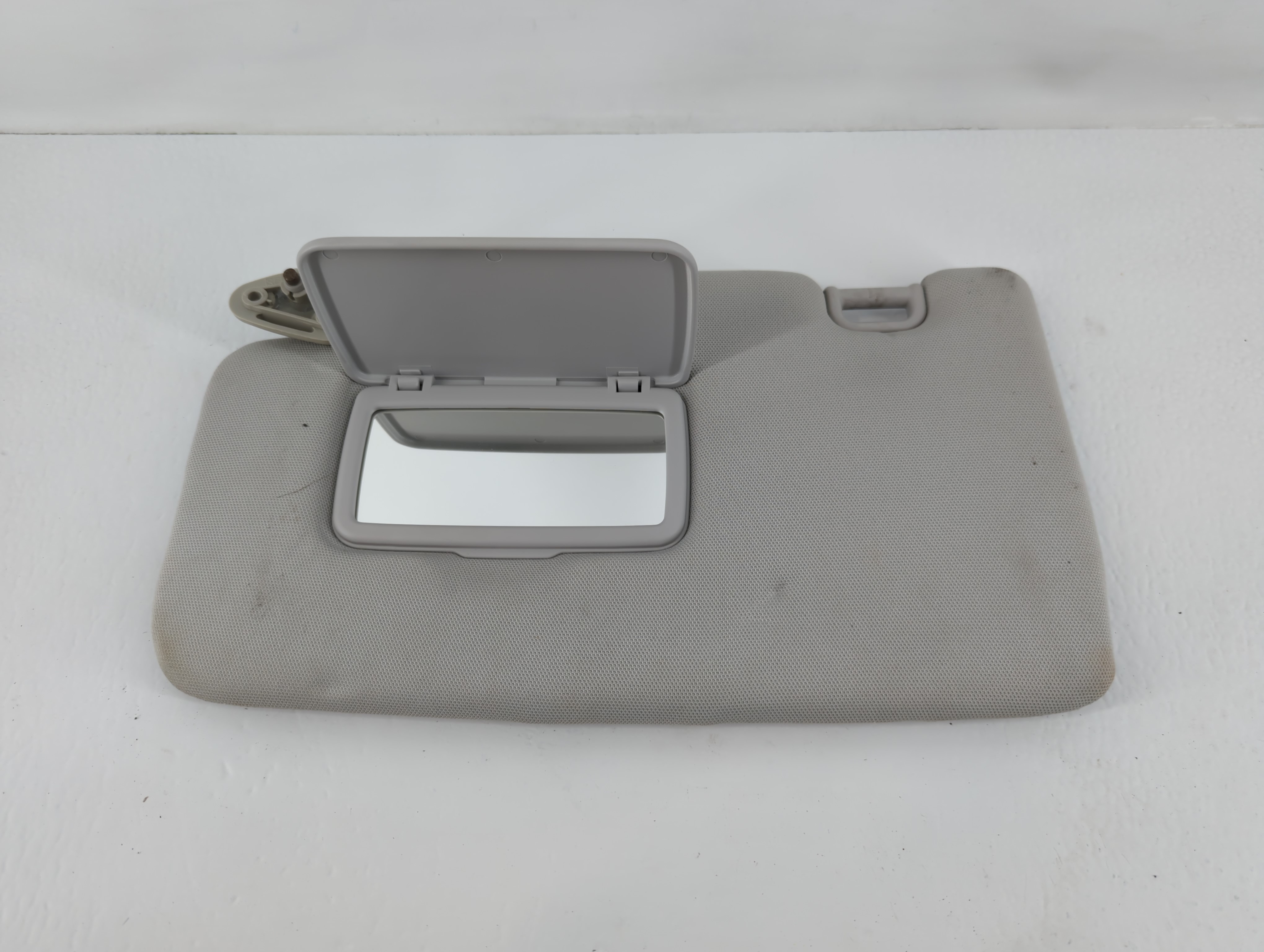 2014 Subaru Forester Driver Sun Visor Mirror Left Sunvisor Grey 750970 - Oemusedautoparts1.com