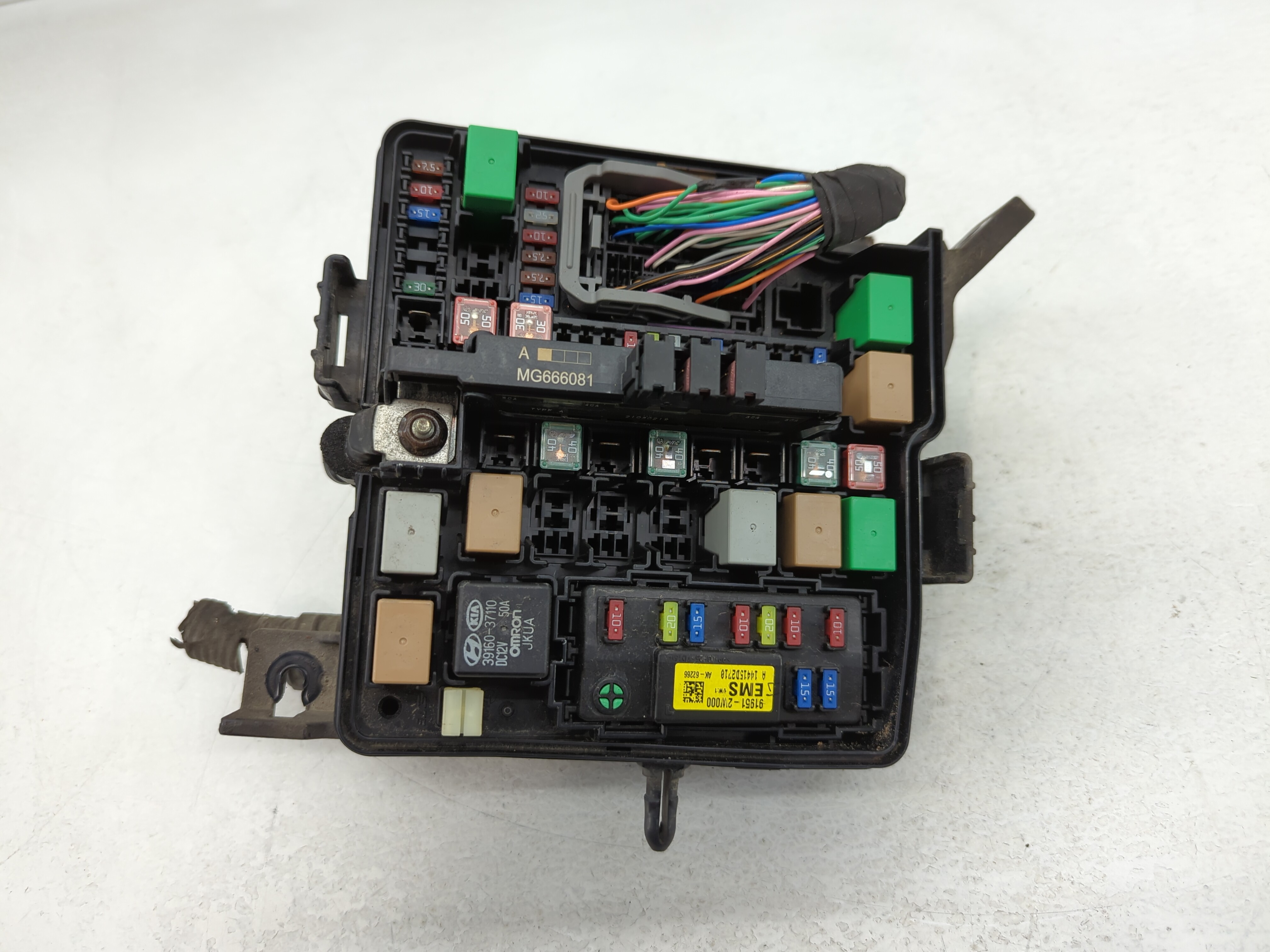 2015 Hyundai Santa Fe Fusebox Fuse Box Relay Module Vs912014z431zb 751021 - Oemusedautoparts1.com