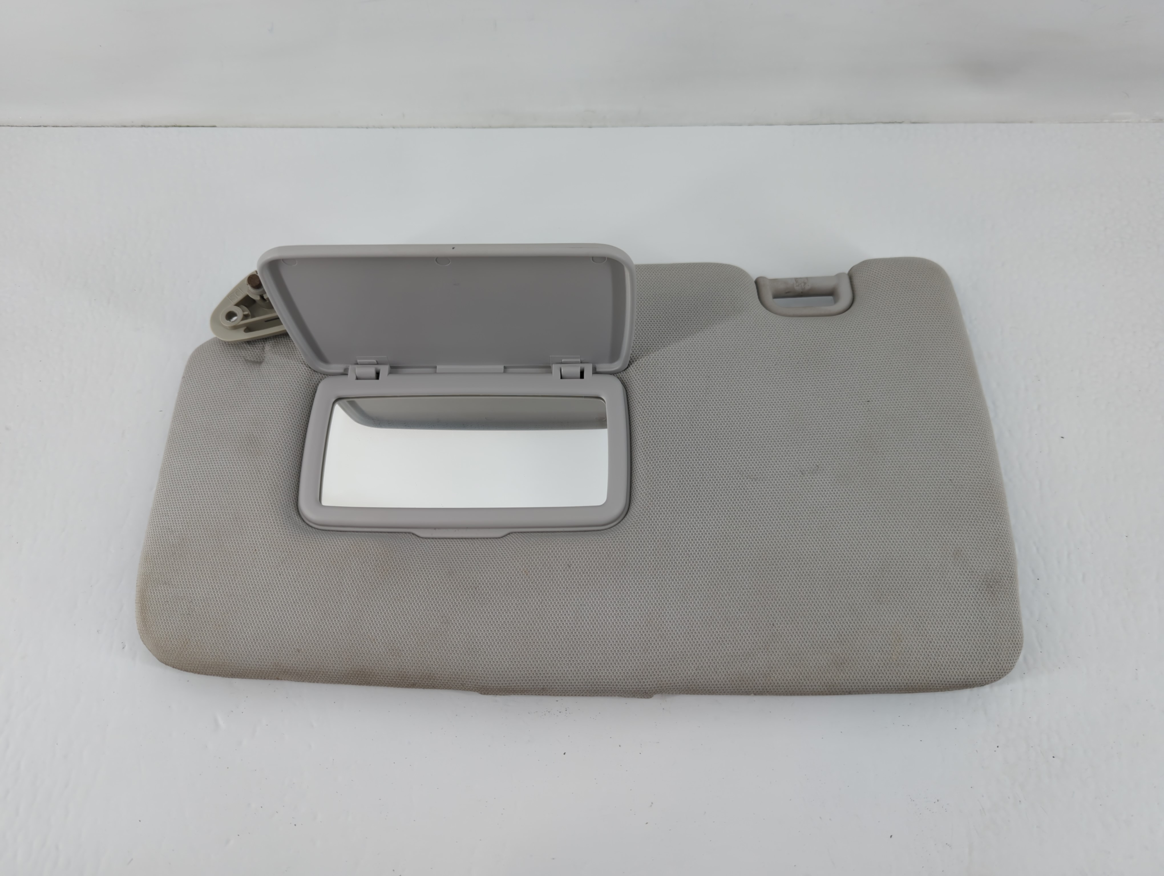 2014 Subaru Forester Driver Sun Visor Mirror Left Sunvisor Grey 751033 - Oemusedautoparts1.com