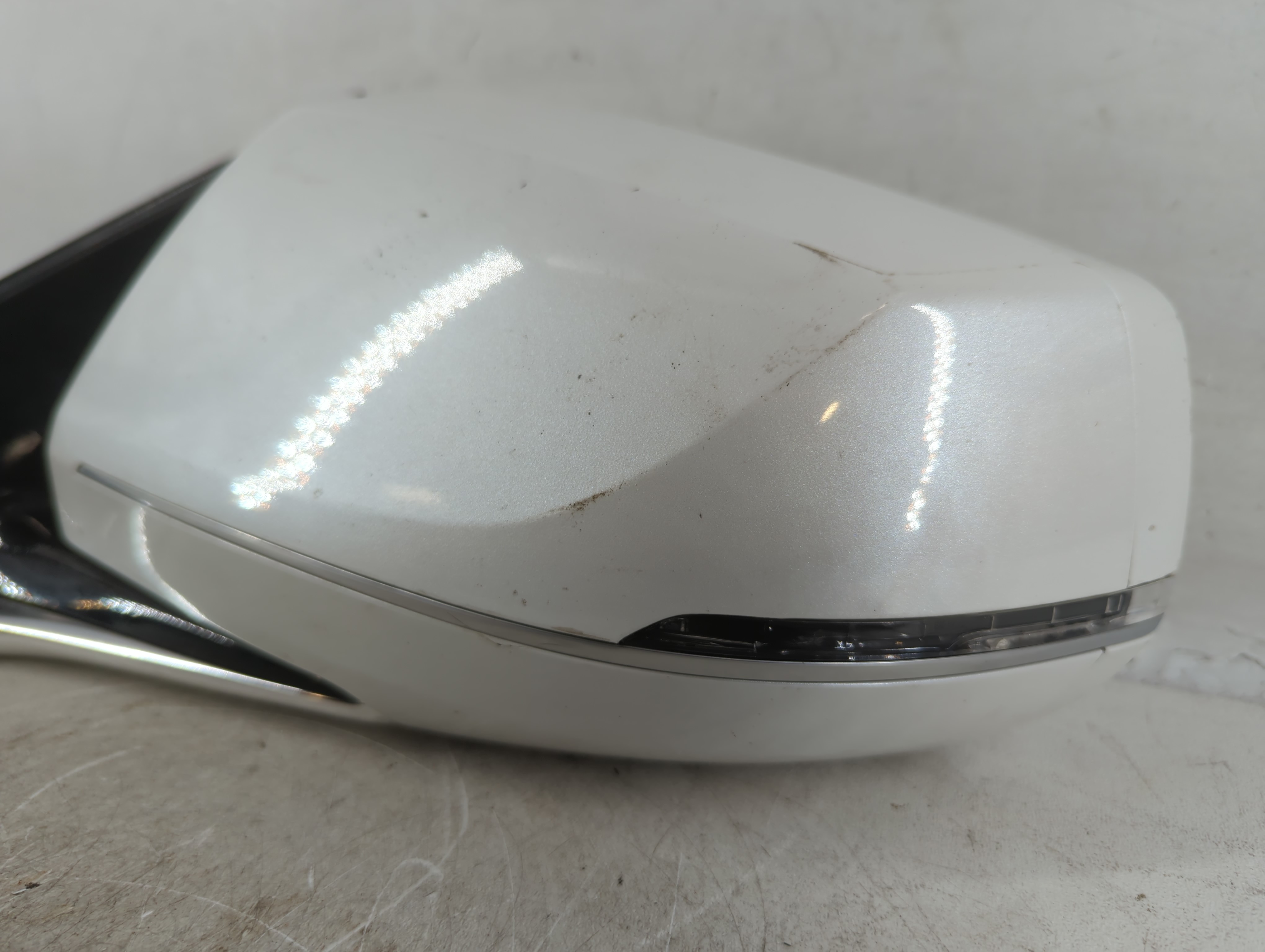 2016-2019 Cadillac Xts Driver Left Side View Power Door Mirror White 751698 - Oemusedautoparts1.com