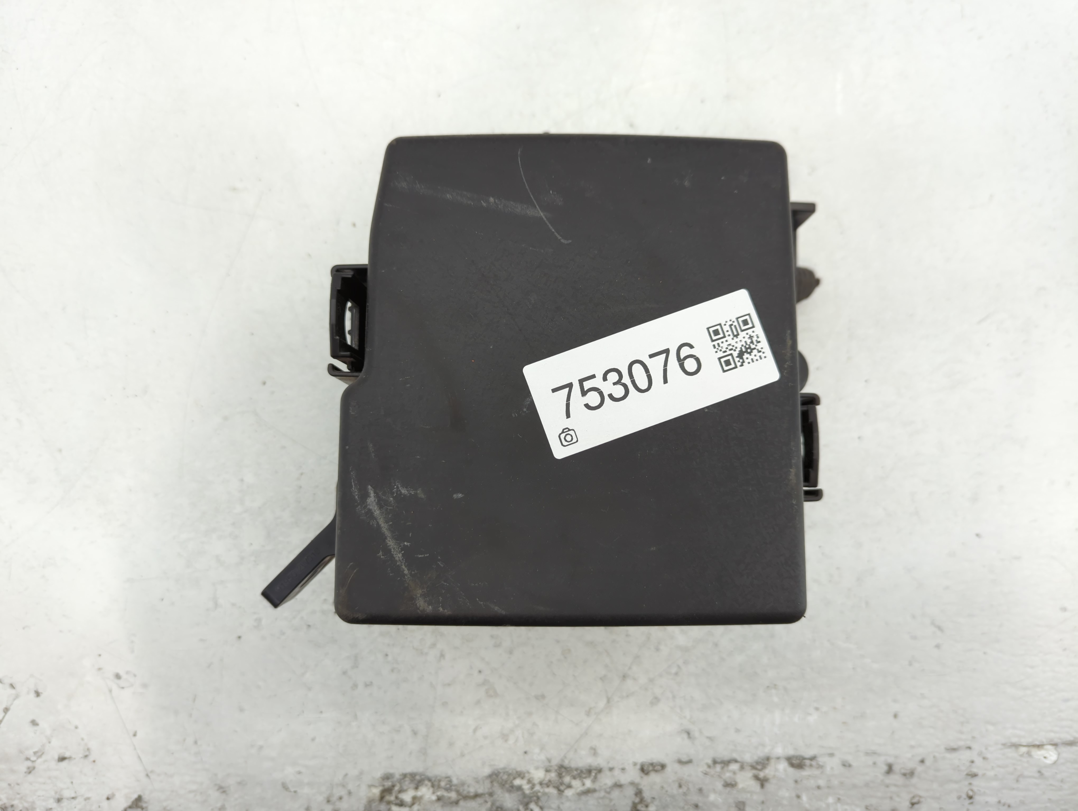 2013 Hyundai Santa Fe Fusebox Fuse Box Relay Module Vs912004z100za 753076 - Oemusedautoparts1.com