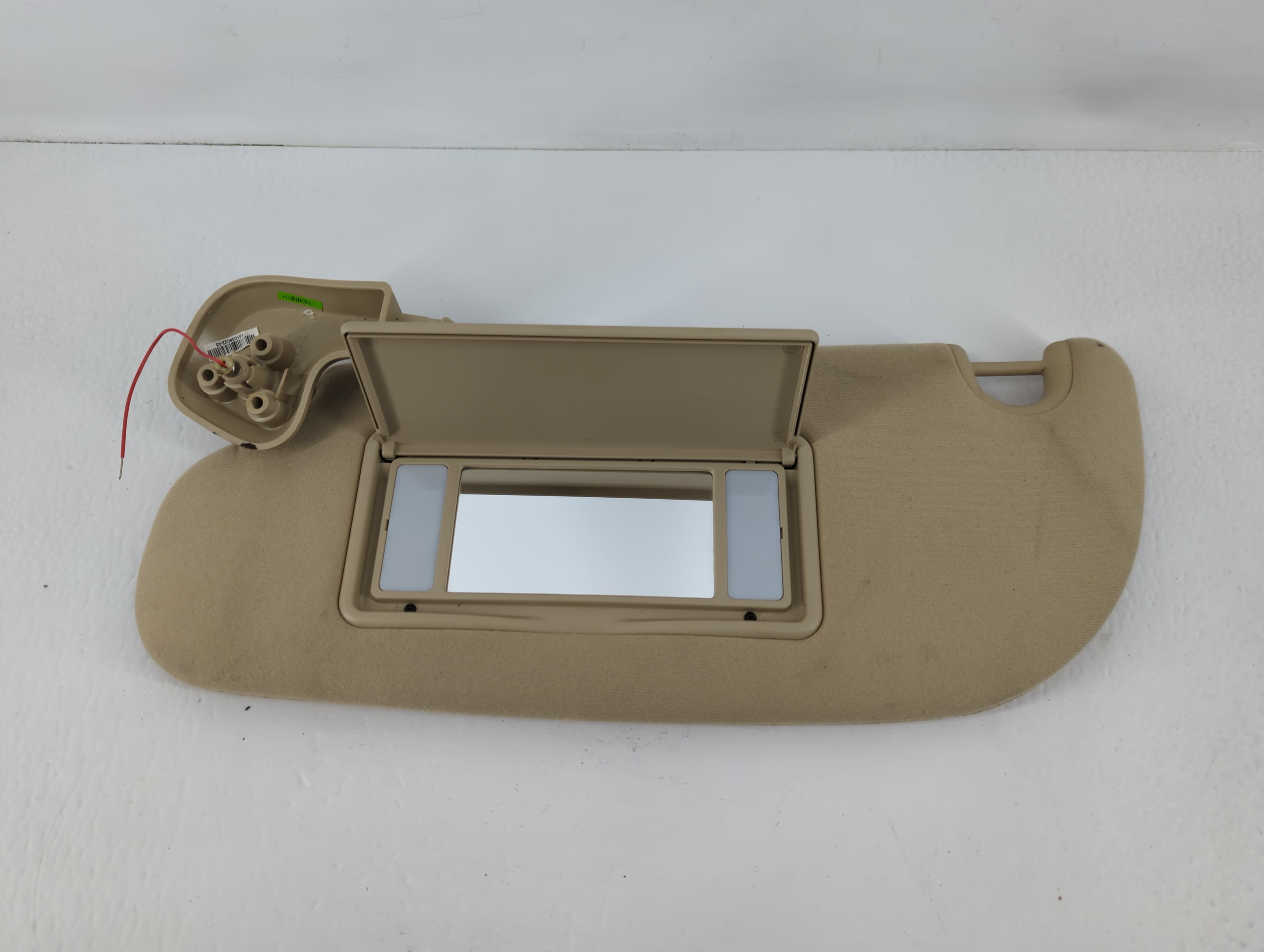 2017 Ford Expedition Driver Sun Visor Mirror Left Sunvisor Beige 753754 - Oemusedautoparts1.com